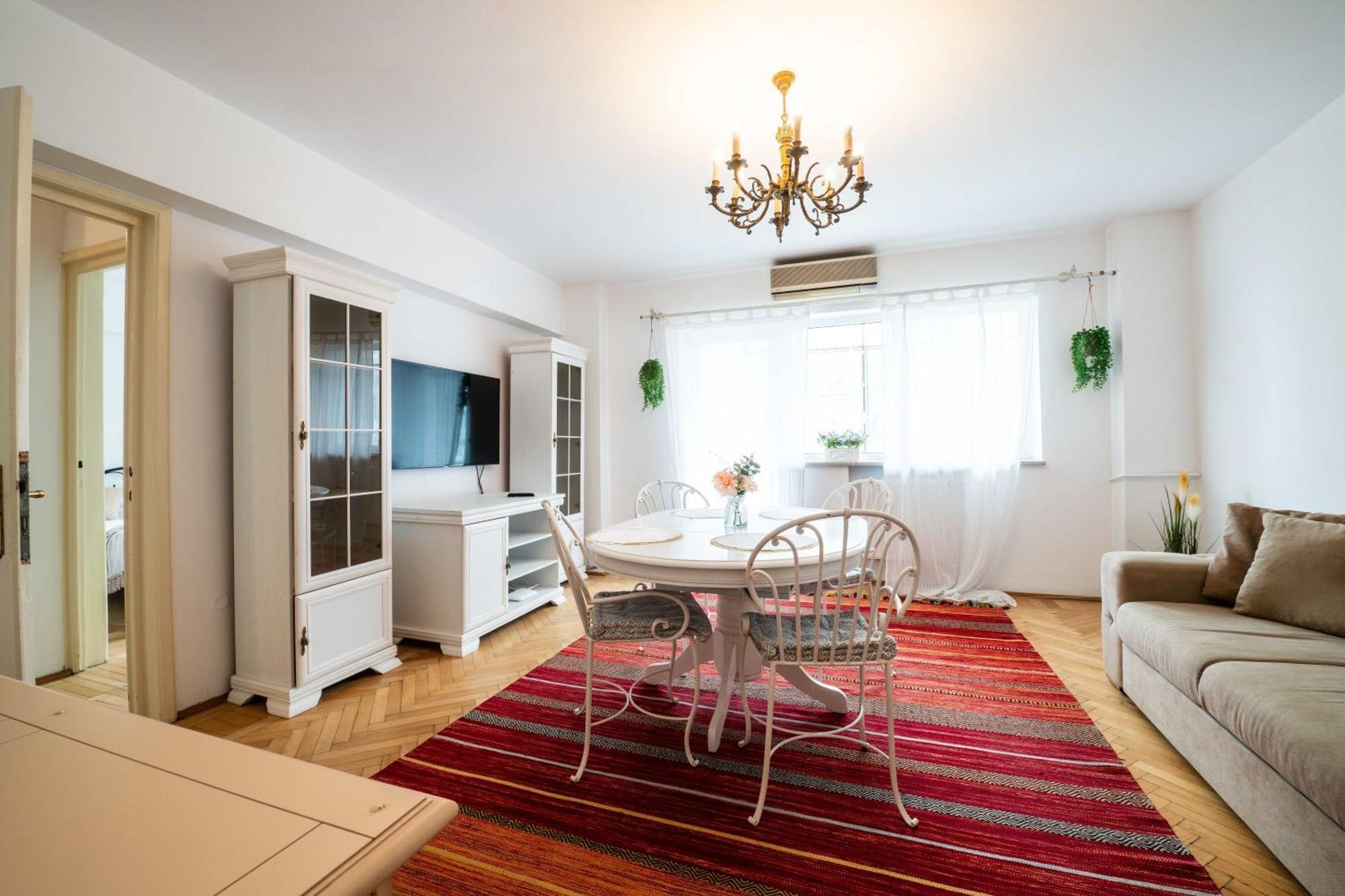 Apartment Cismigiu With Balcony & View *