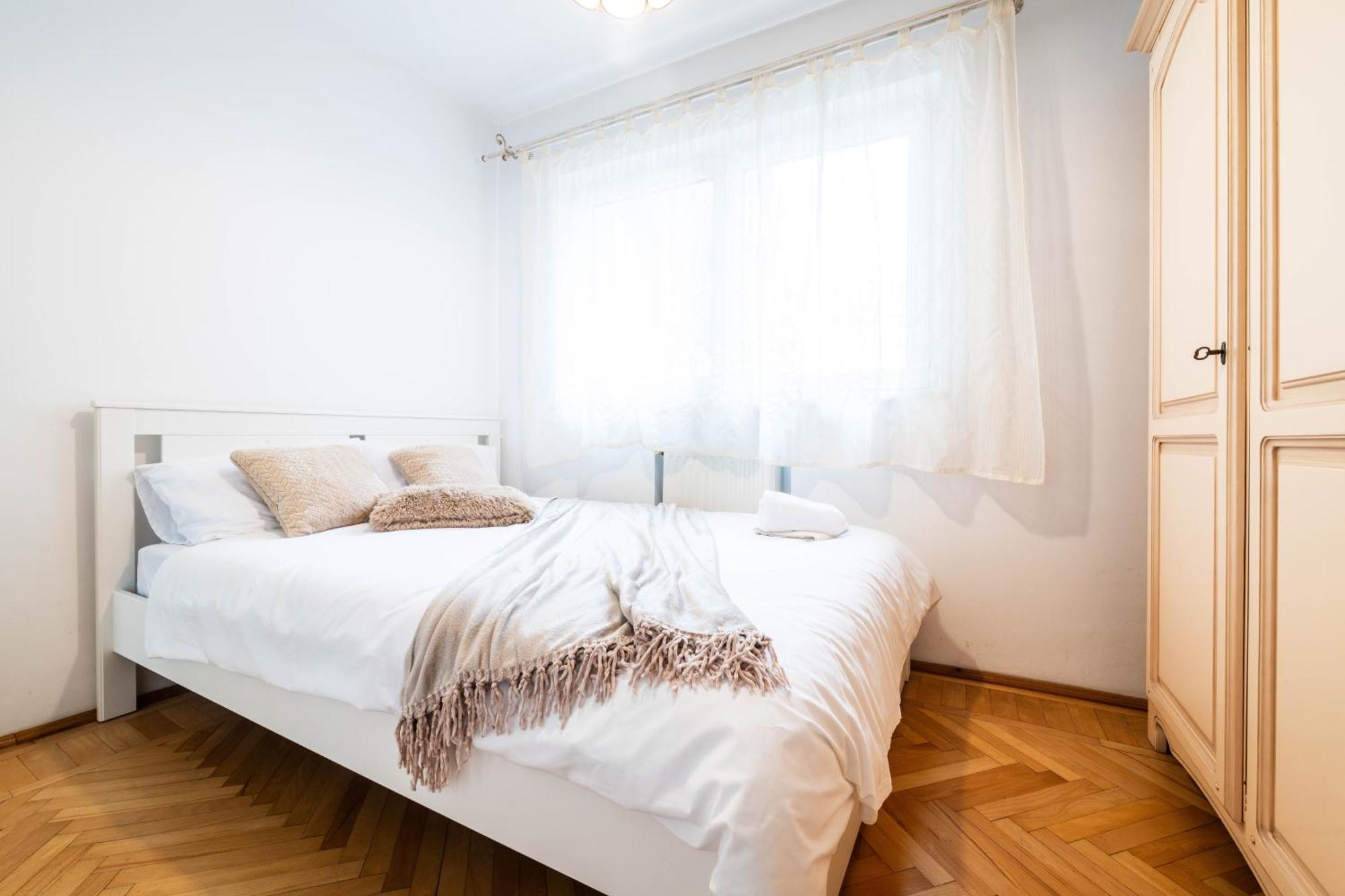 Apartment Cismigiu With Balcony & View *