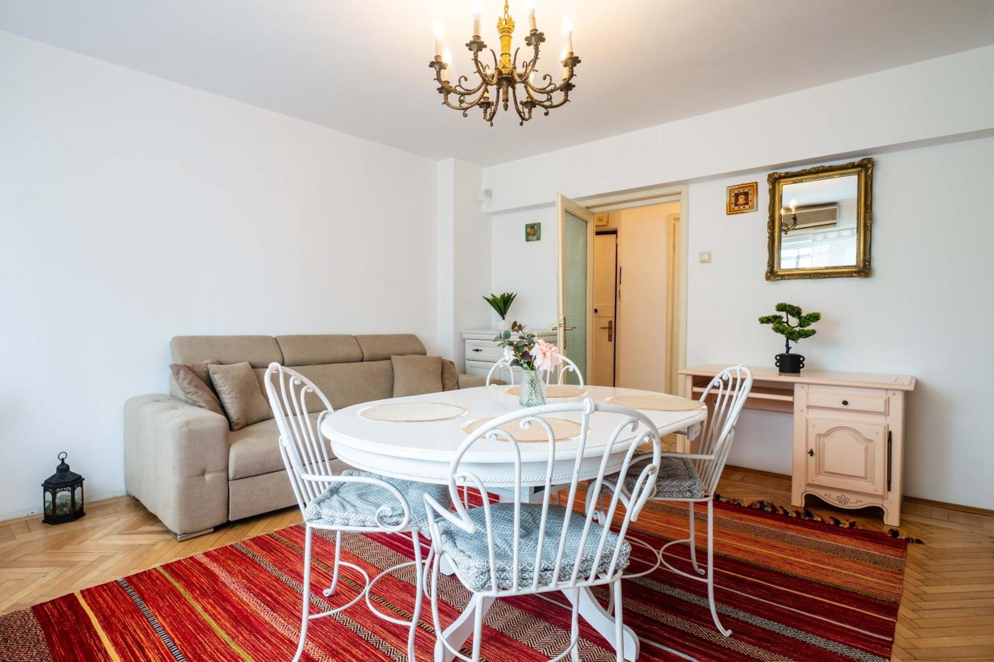 Apartment Cismigiu With Balcony & View Bucharest