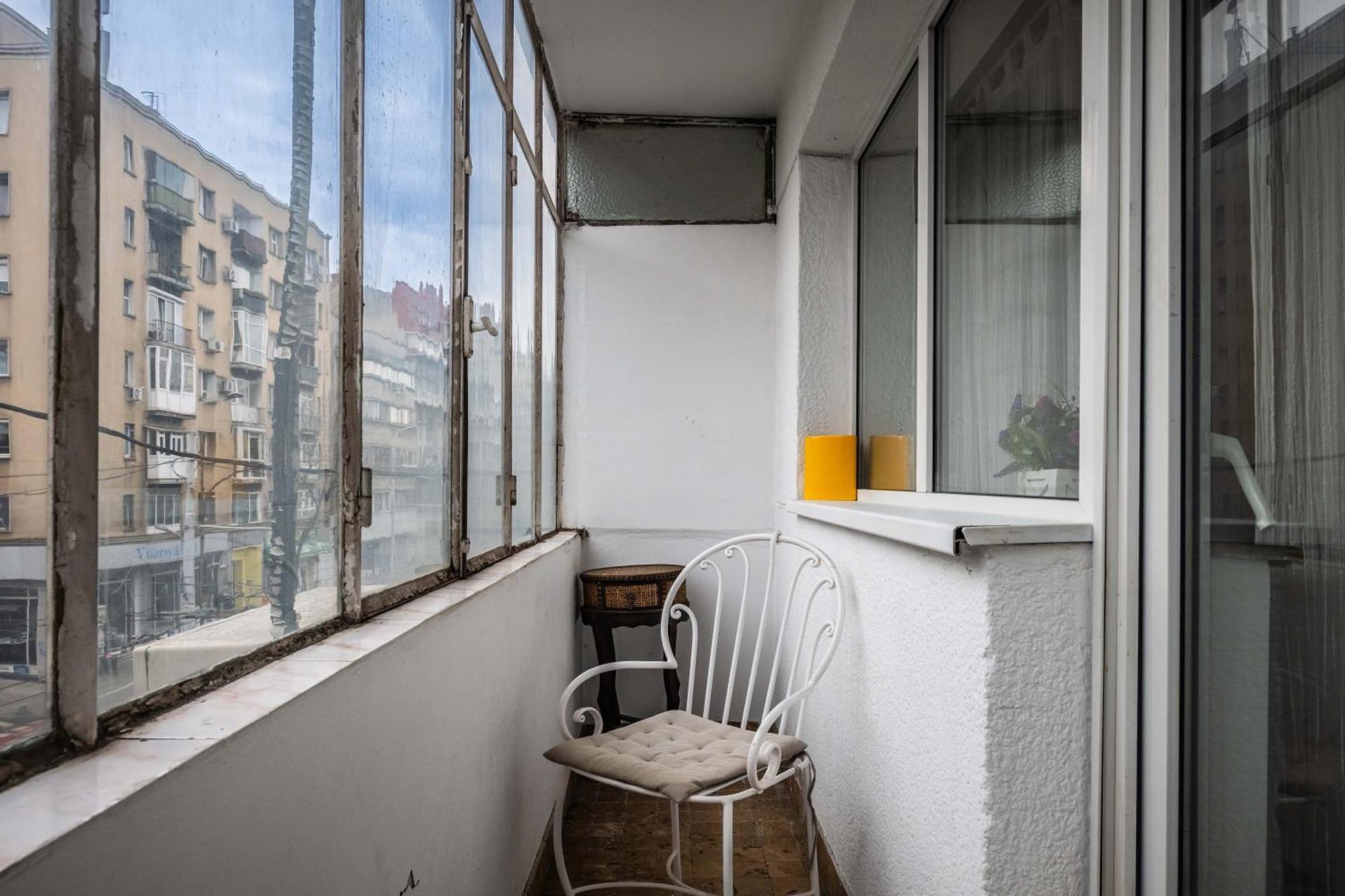 Cismigiu With Balcony & View