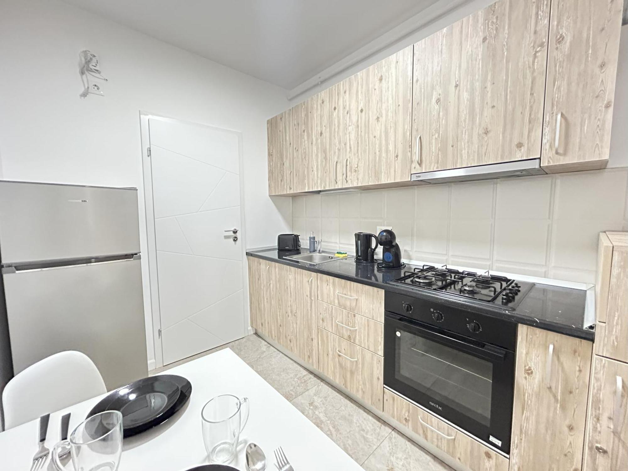 Modern - Near Plaza Mall With Balcony * Bucharest