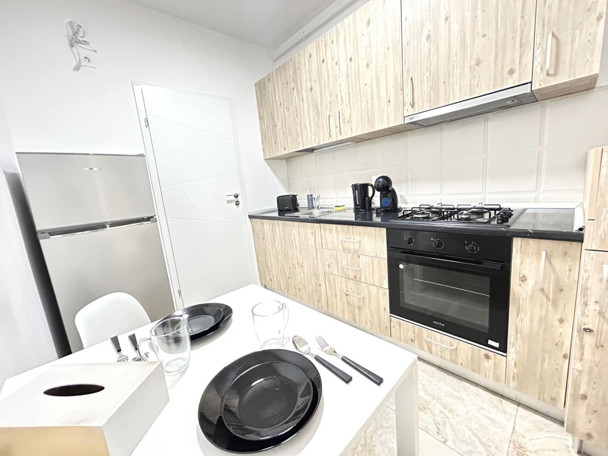 Modern - Near Plaza Mall With Balcony * Bucharest