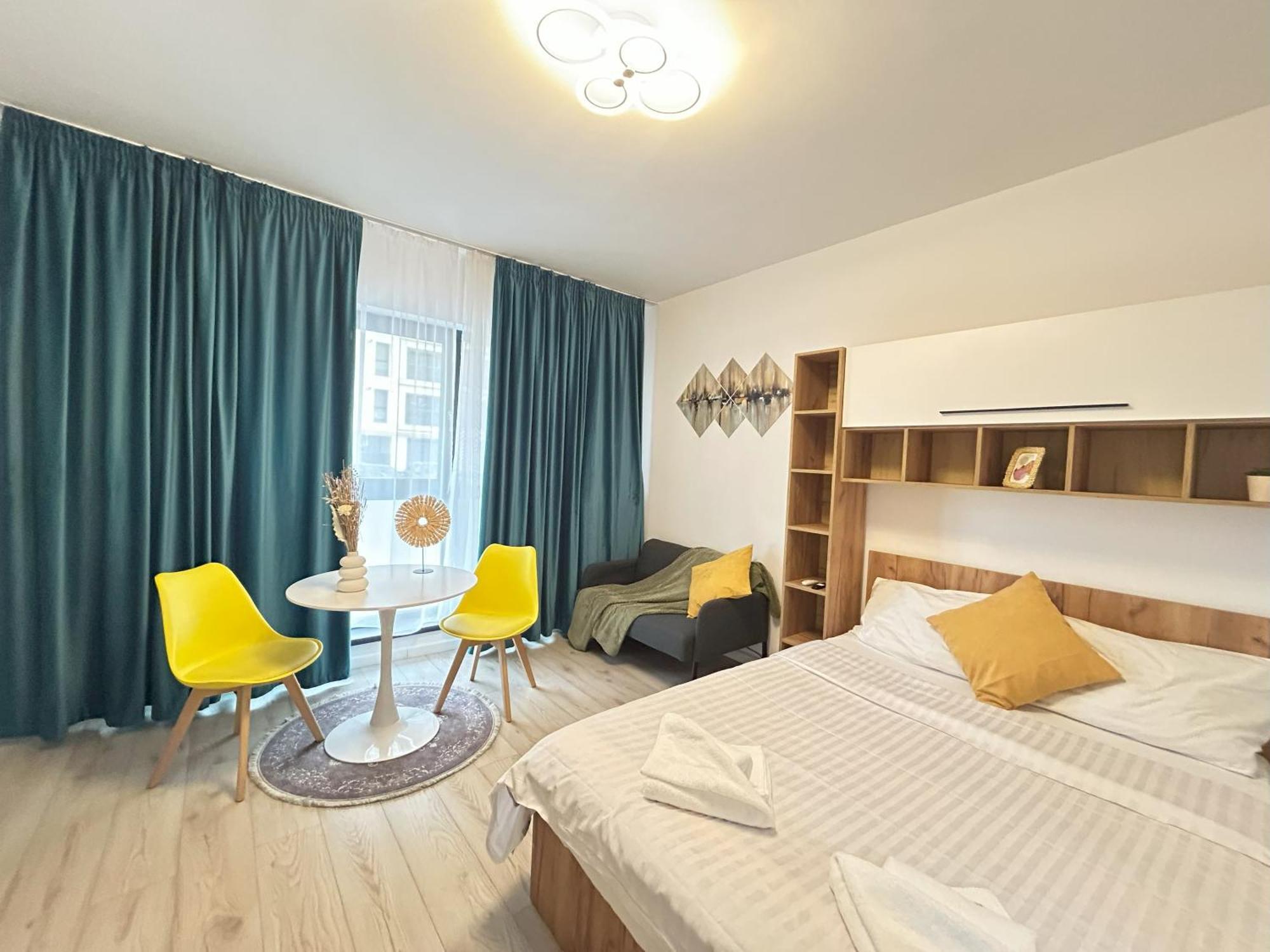 Modern - Near Plaza Mall With Balcony Apartment