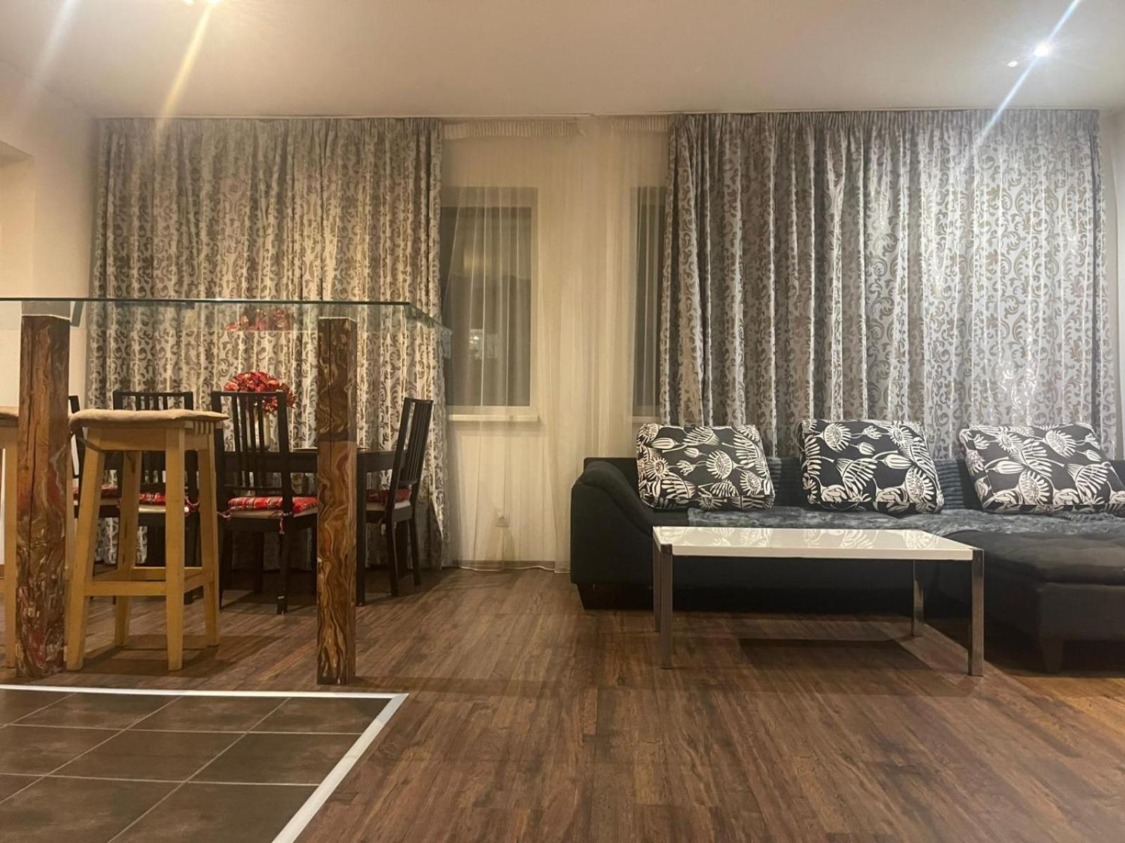 Amr Luxe Apartment