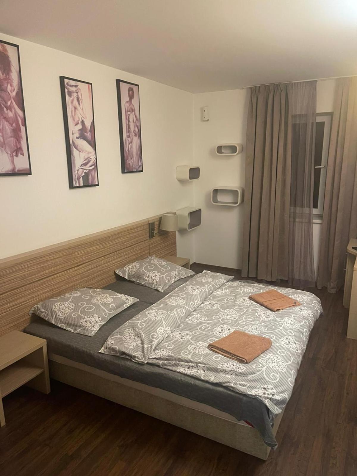 Amr Luxe Apartment
