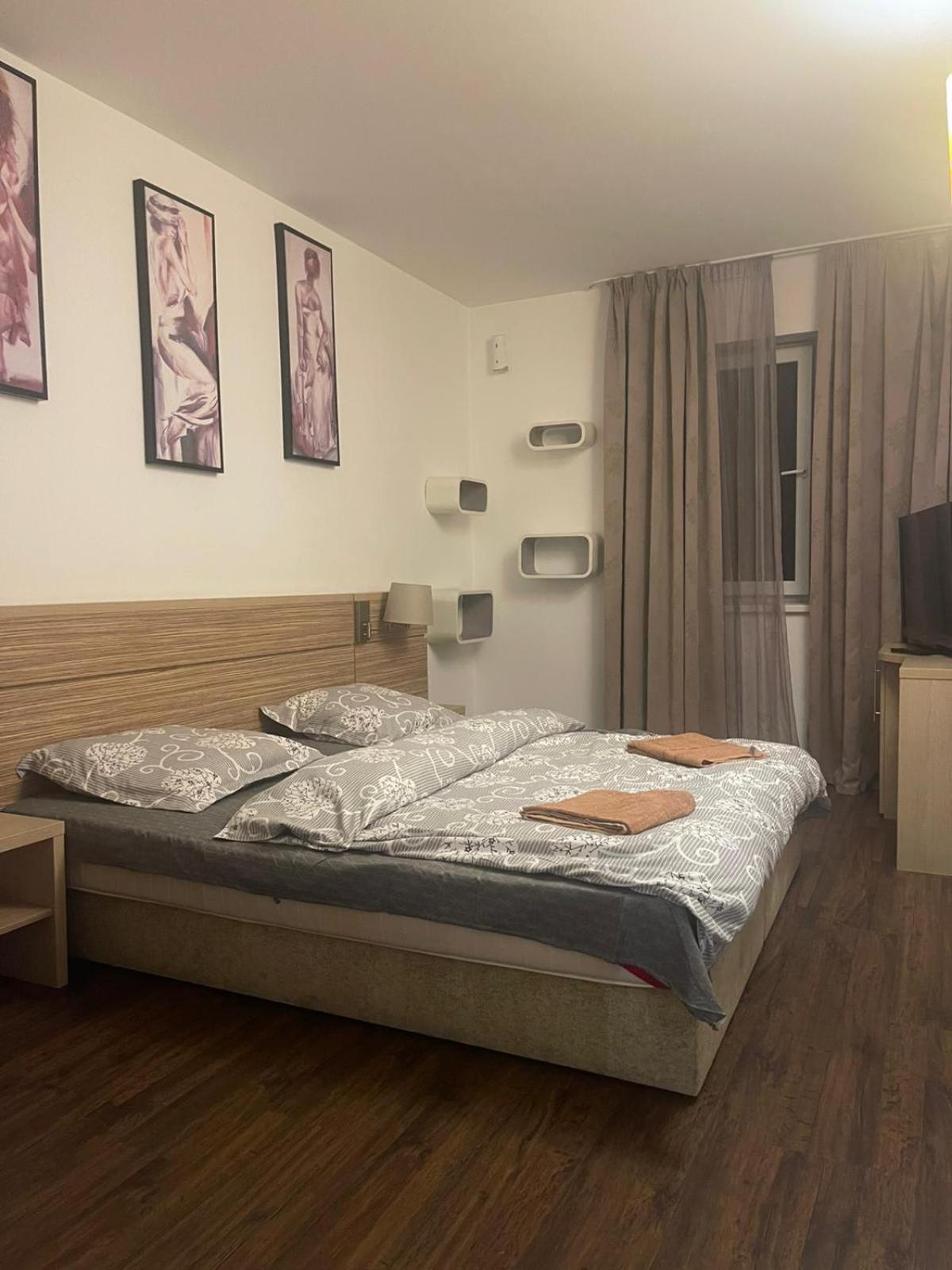 Amr Luxe Apartment *