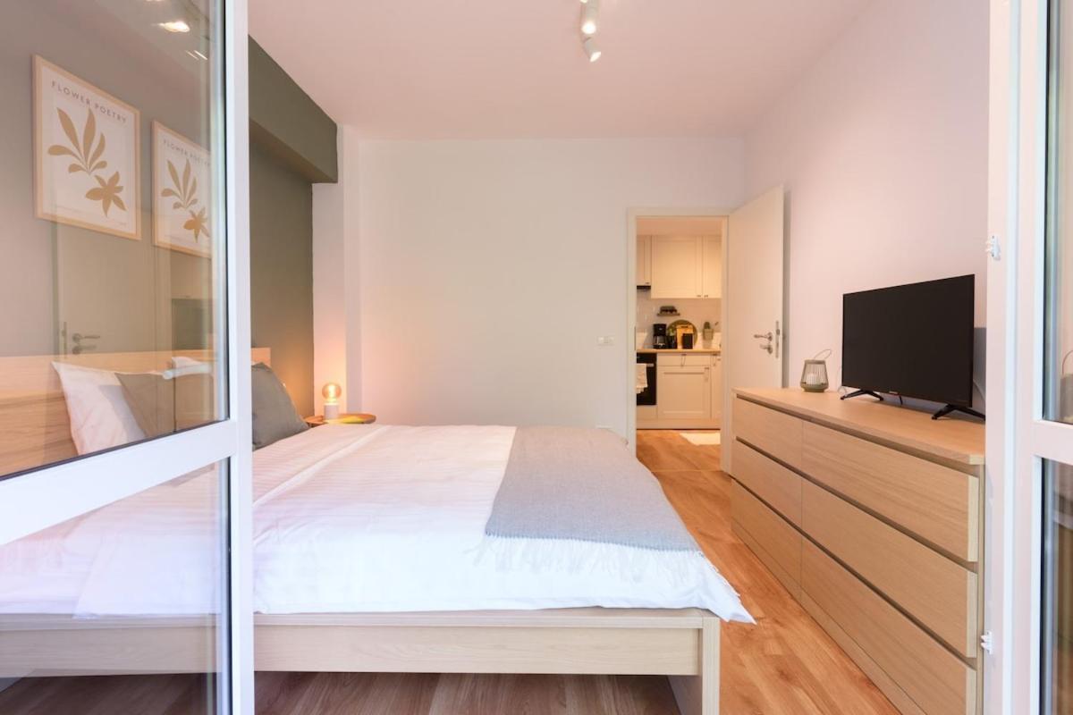 Charming & 1br Bucharest