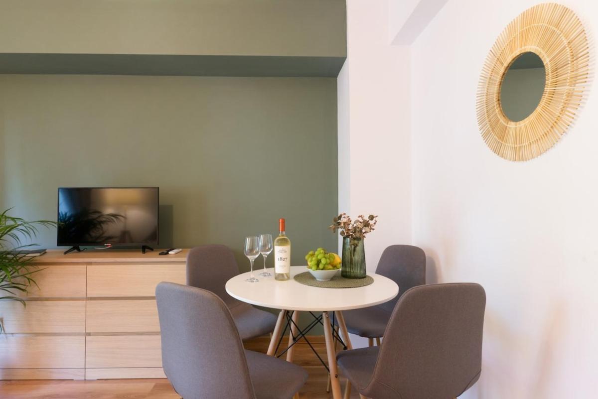 Apartment Charming & 1br Bucharest