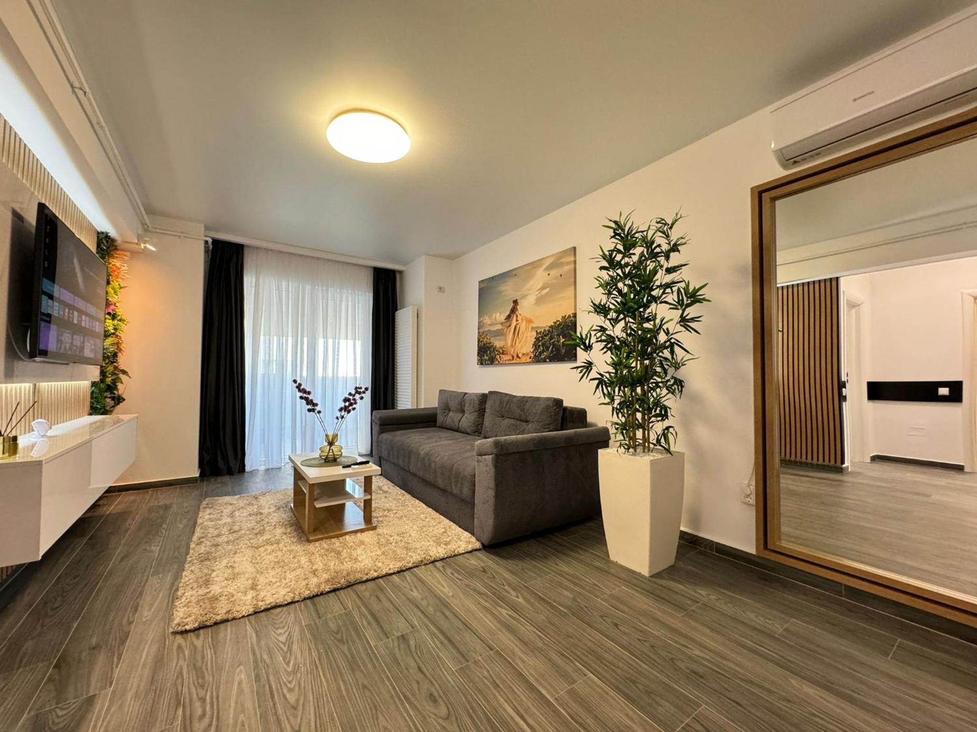 Premium Luxury & By Glam Story Apartment