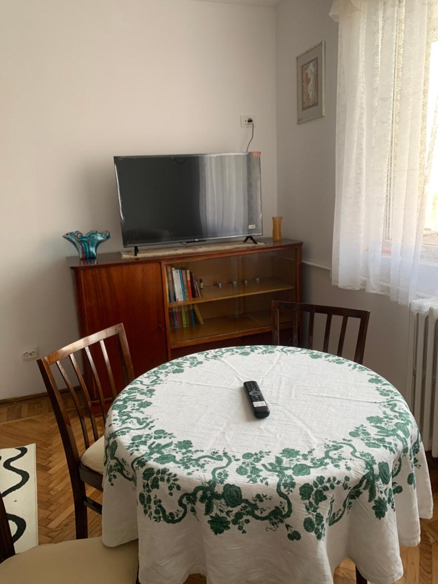 Charming Flat With Winter Garden Blending Classical Elegance And Modern Comfort Bucharest