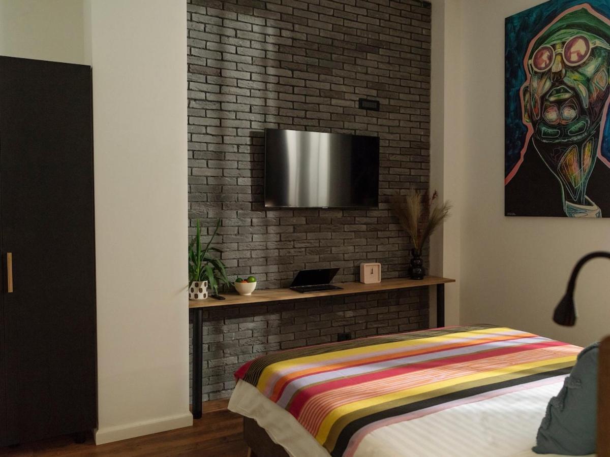 20 - New Building & Parking Apartment
