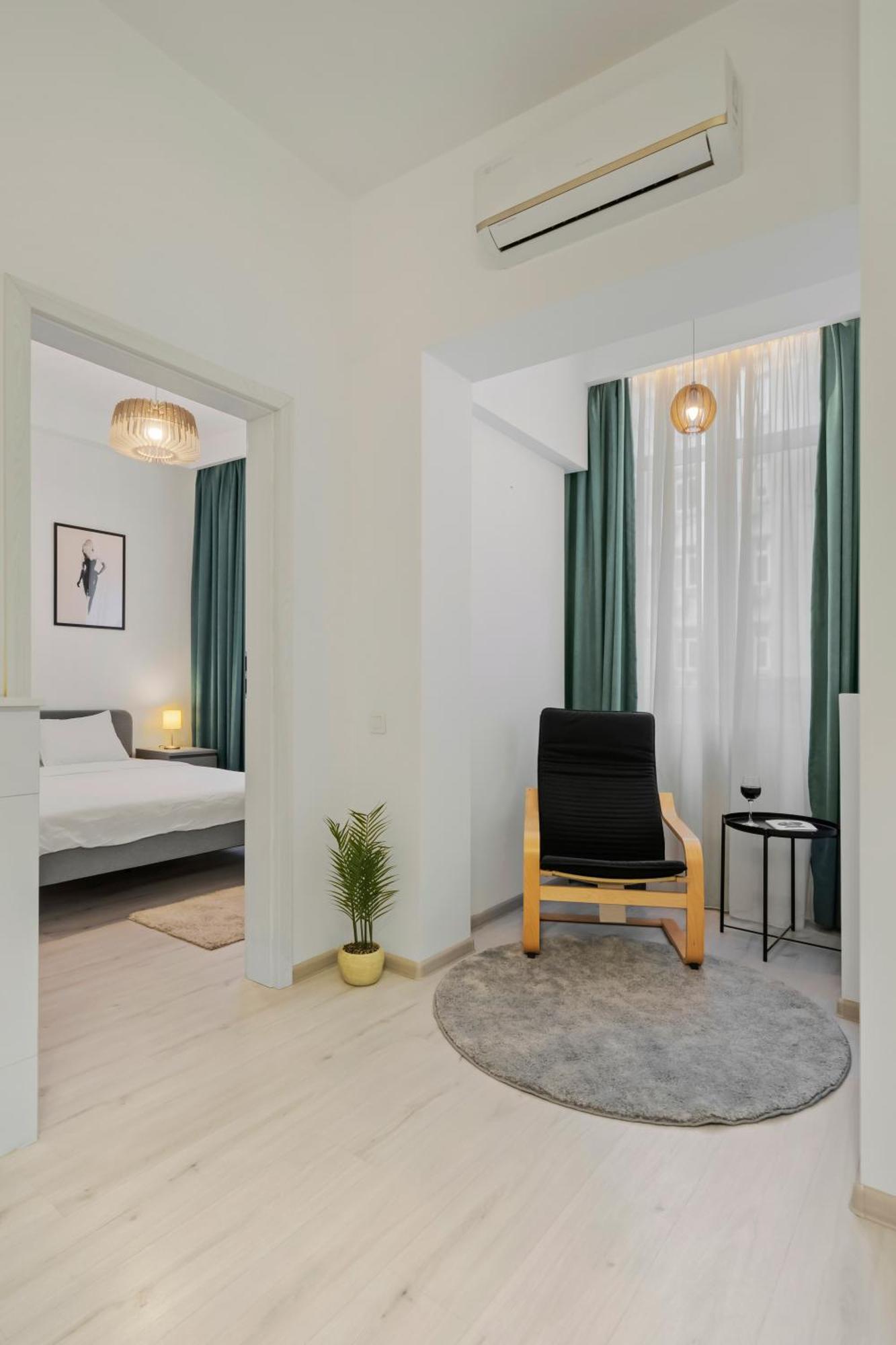 Scandinav 2bdr Piata Romana * Bucharest