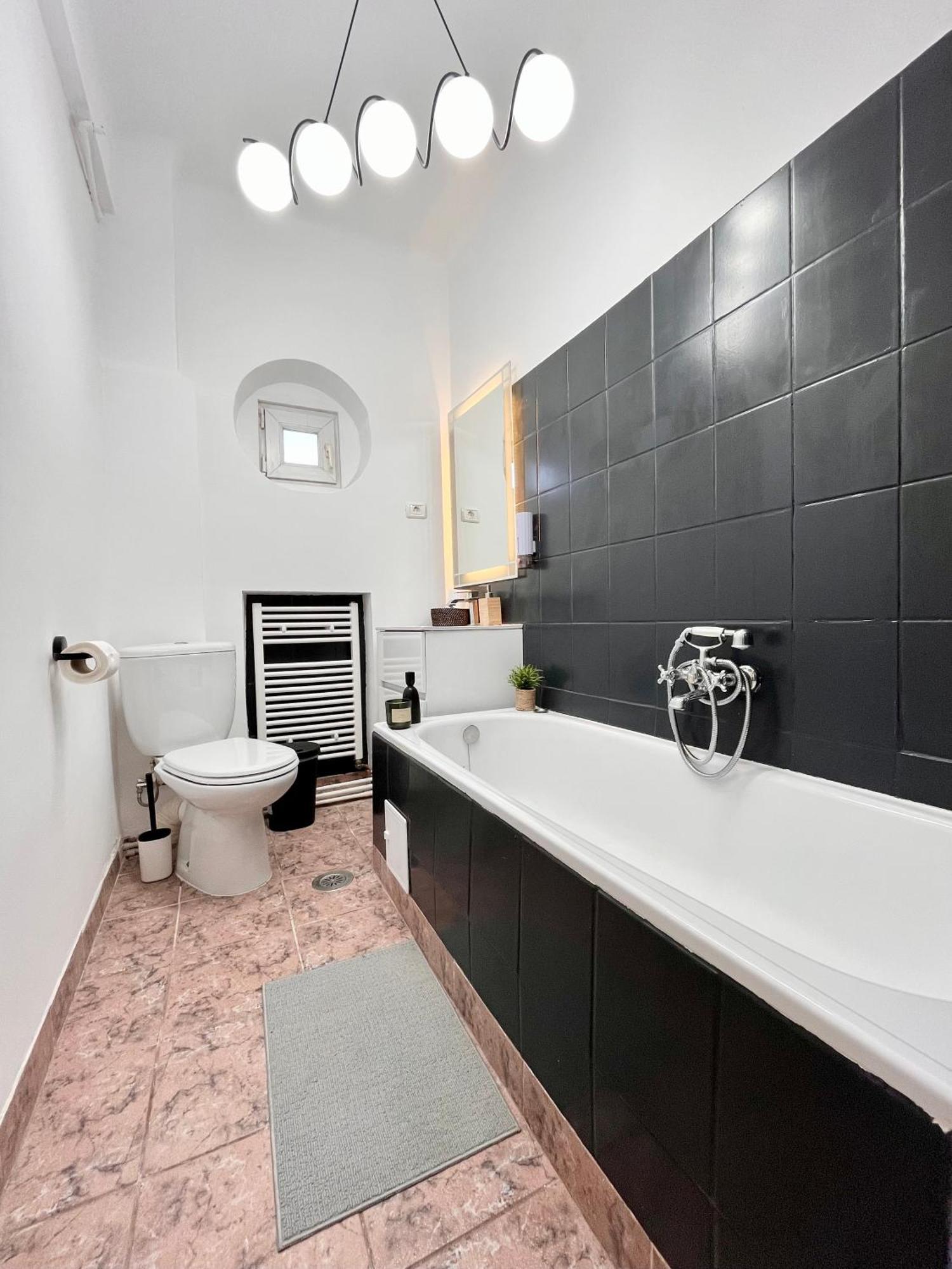 Apartment Woodie - Chic Retreat By Piata Unirii *