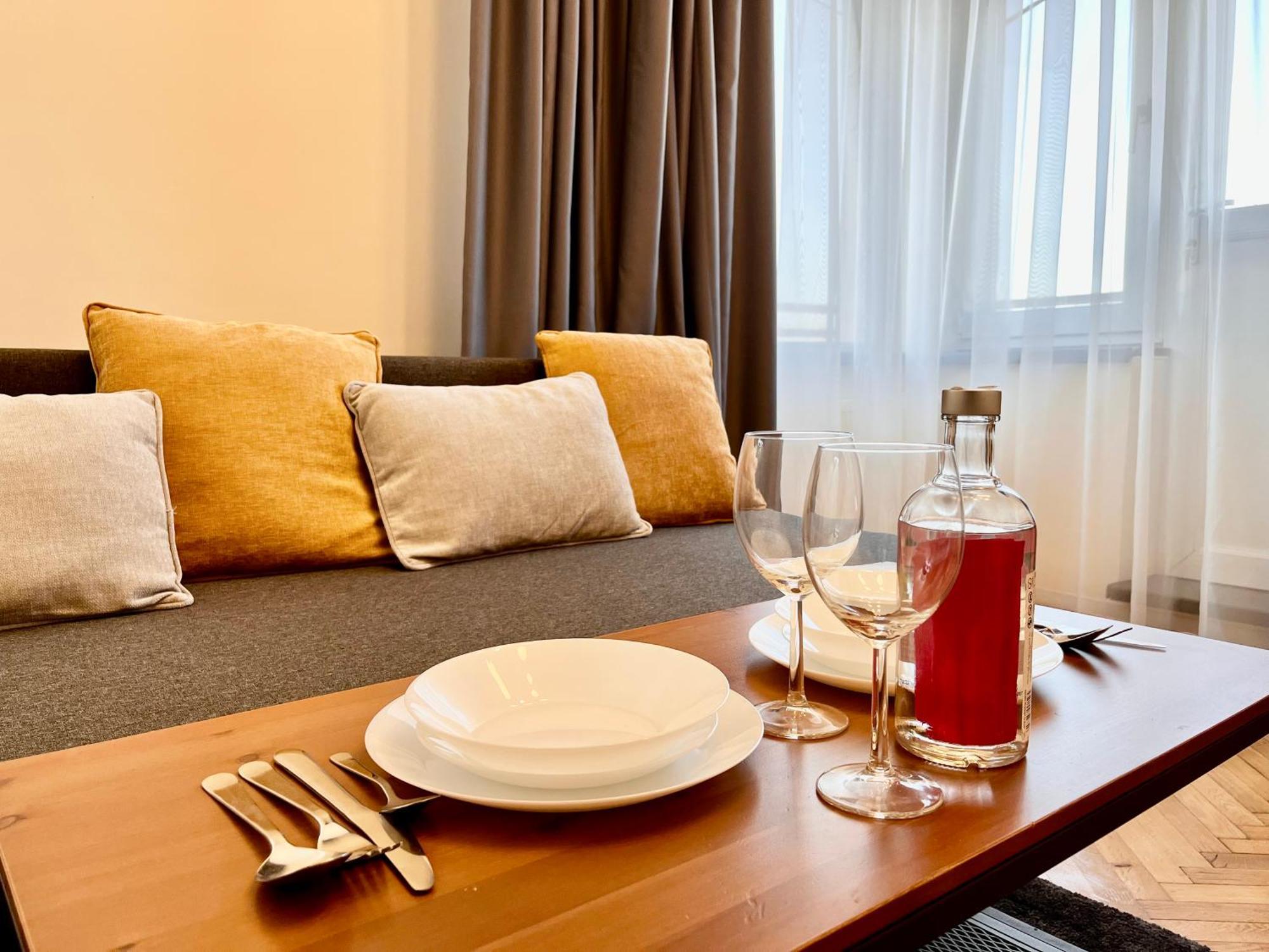 Woodie - Chic Retreat By Piata Unirii Apartment Bucharest