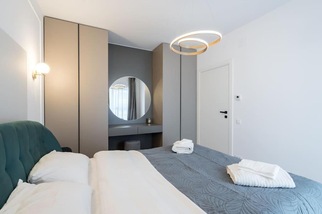 Pearl In One Cotroceni Apartment