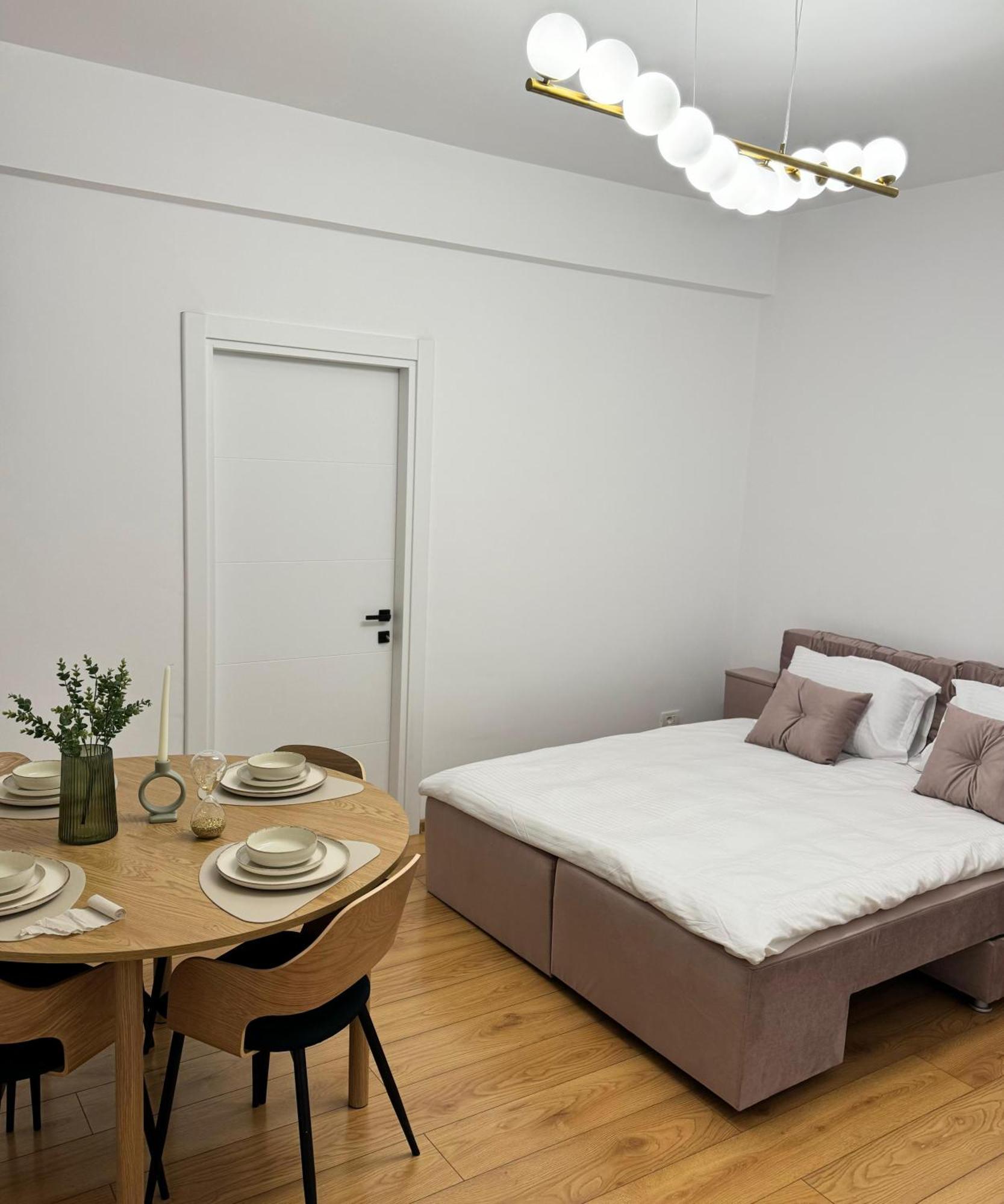 Apartment Beautiful With Two Bedrooms *