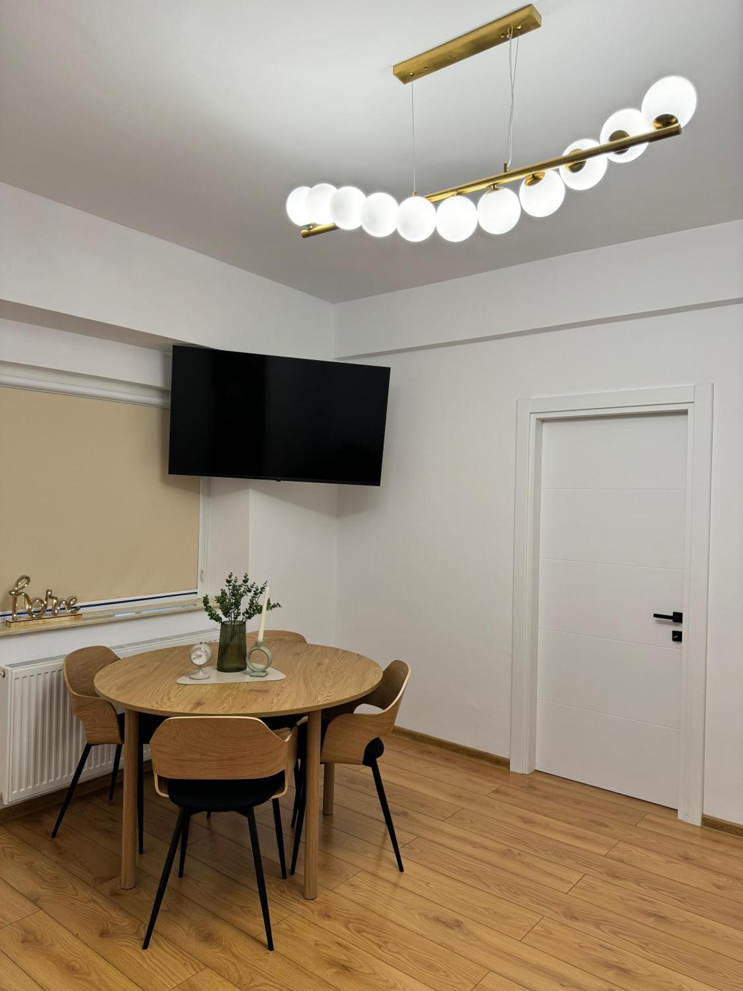 Beautiful With Two Bedrooms Apartment Bucharest