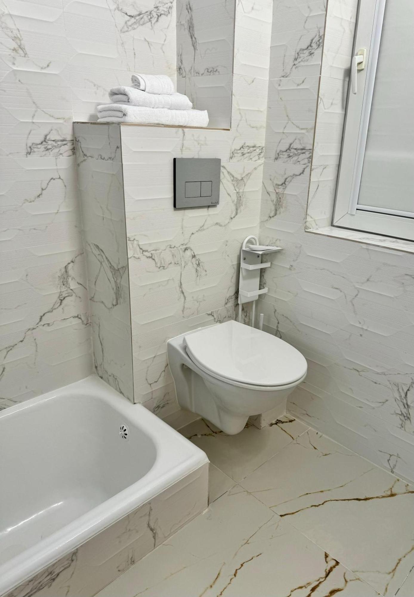 Beautiful With Two Bedrooms