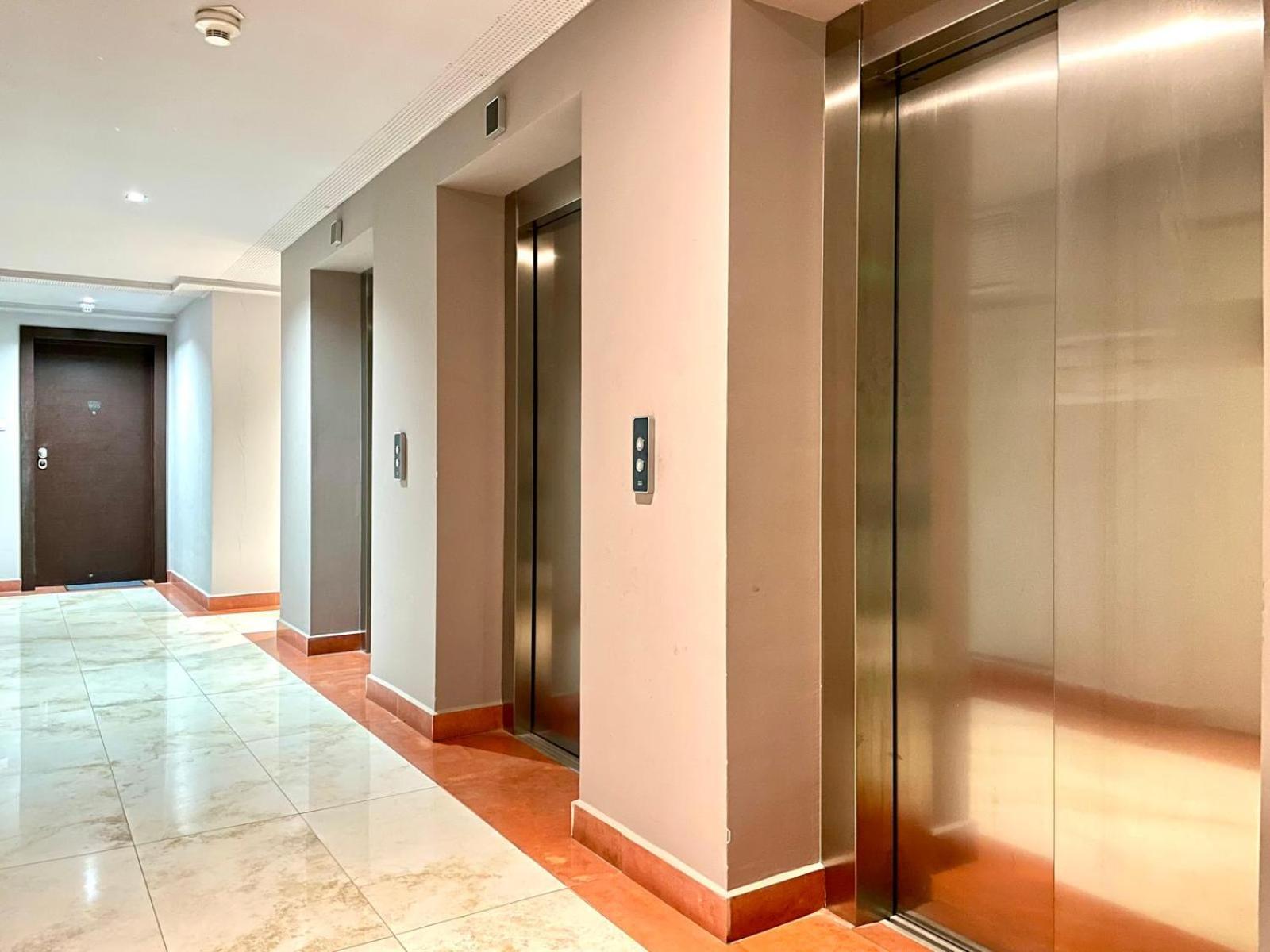 Apartment No 902 Circului Park Tower