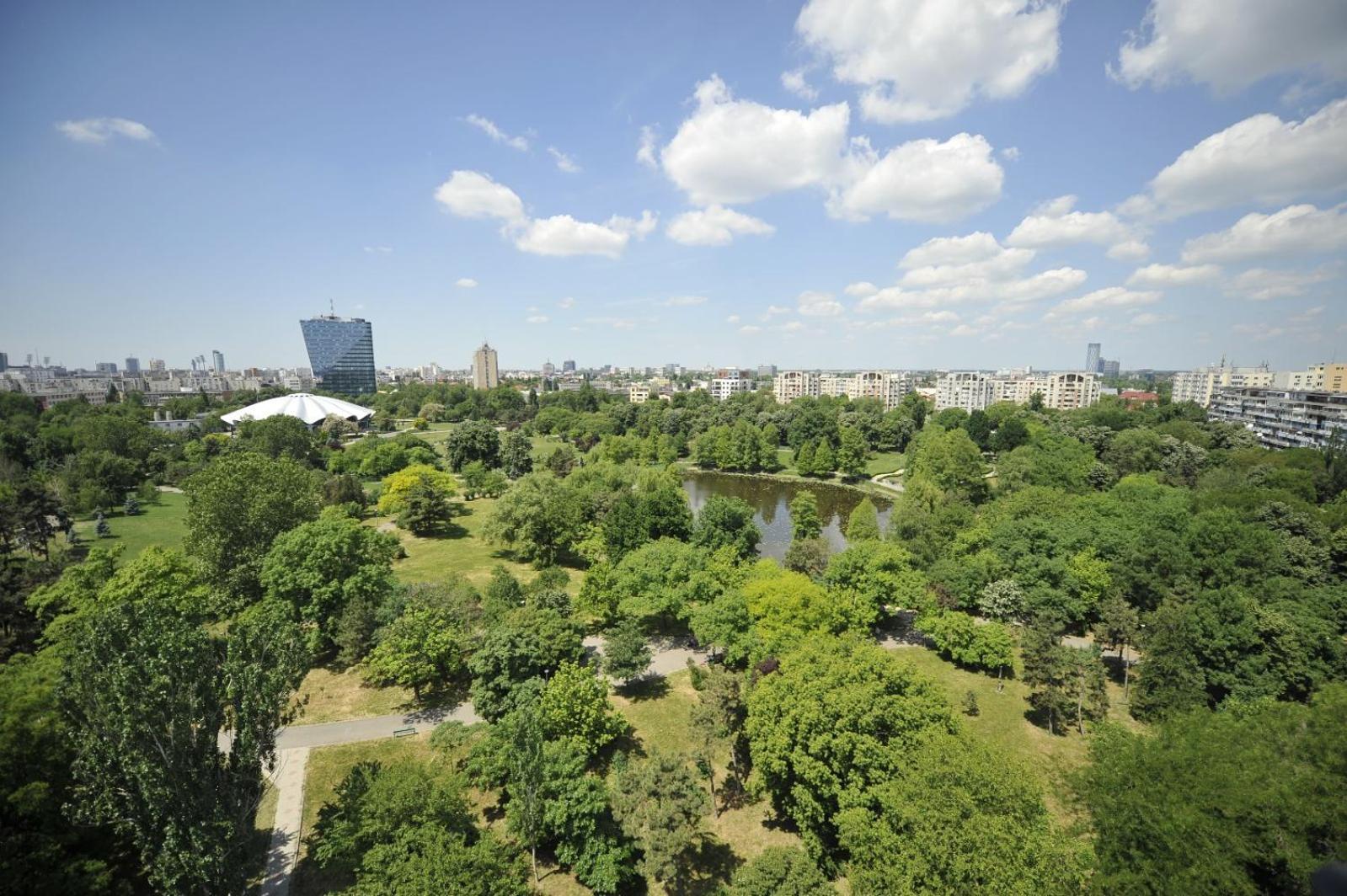 No 902 Circului Park Tower *