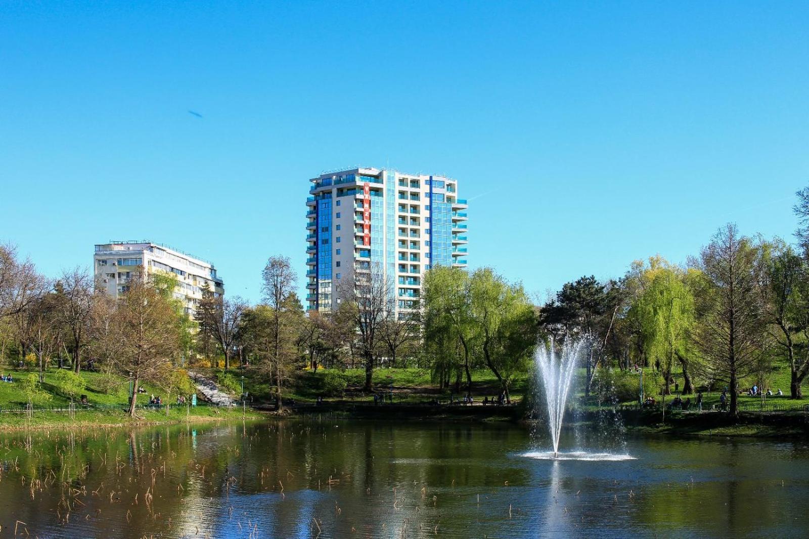 No 902 Circului Park Tower