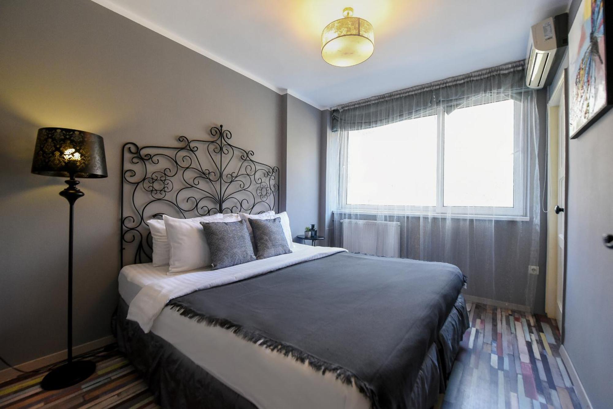 Haven - Downtown With Art Deco Design Apartment