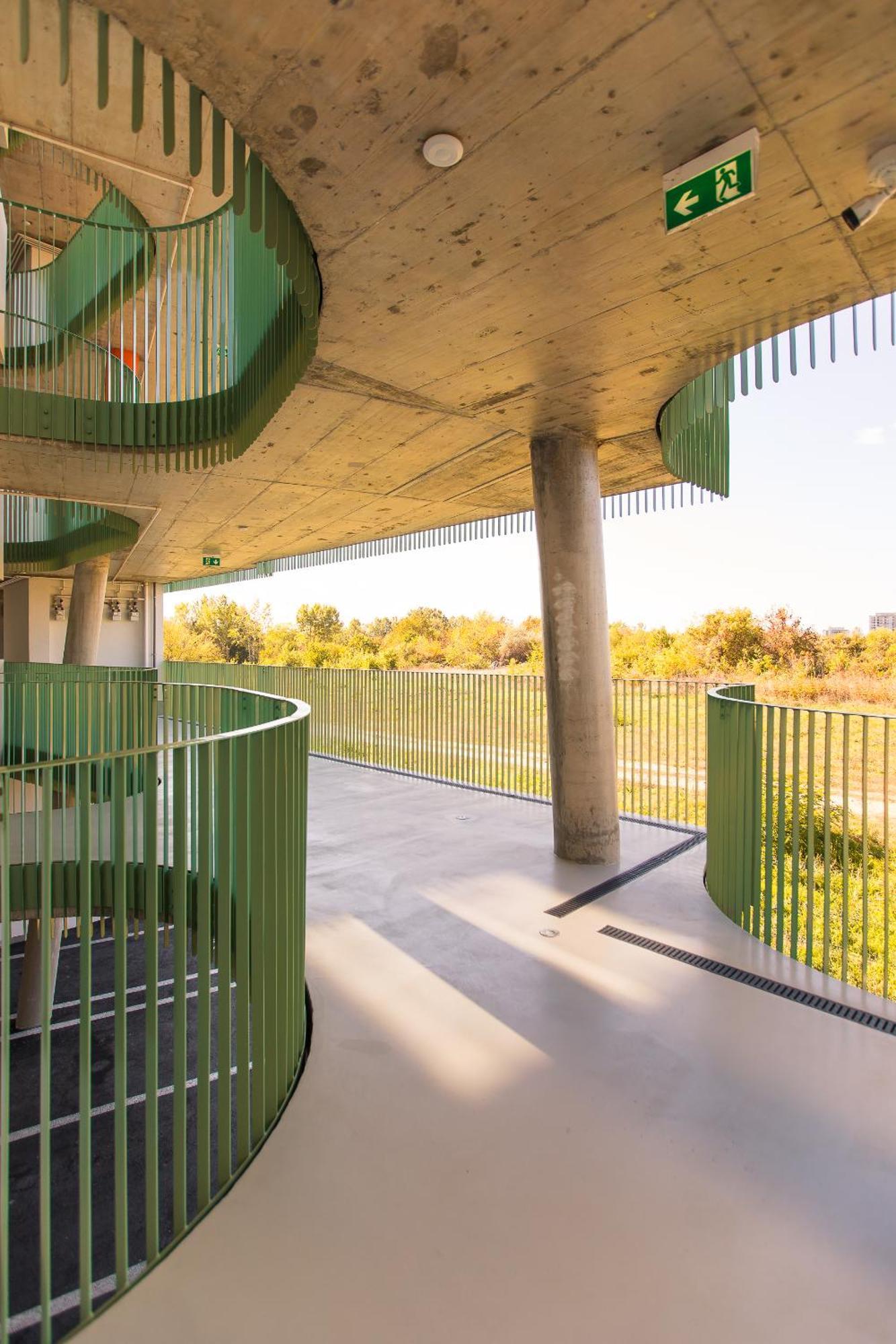Roots Three - Modern Lakeview *