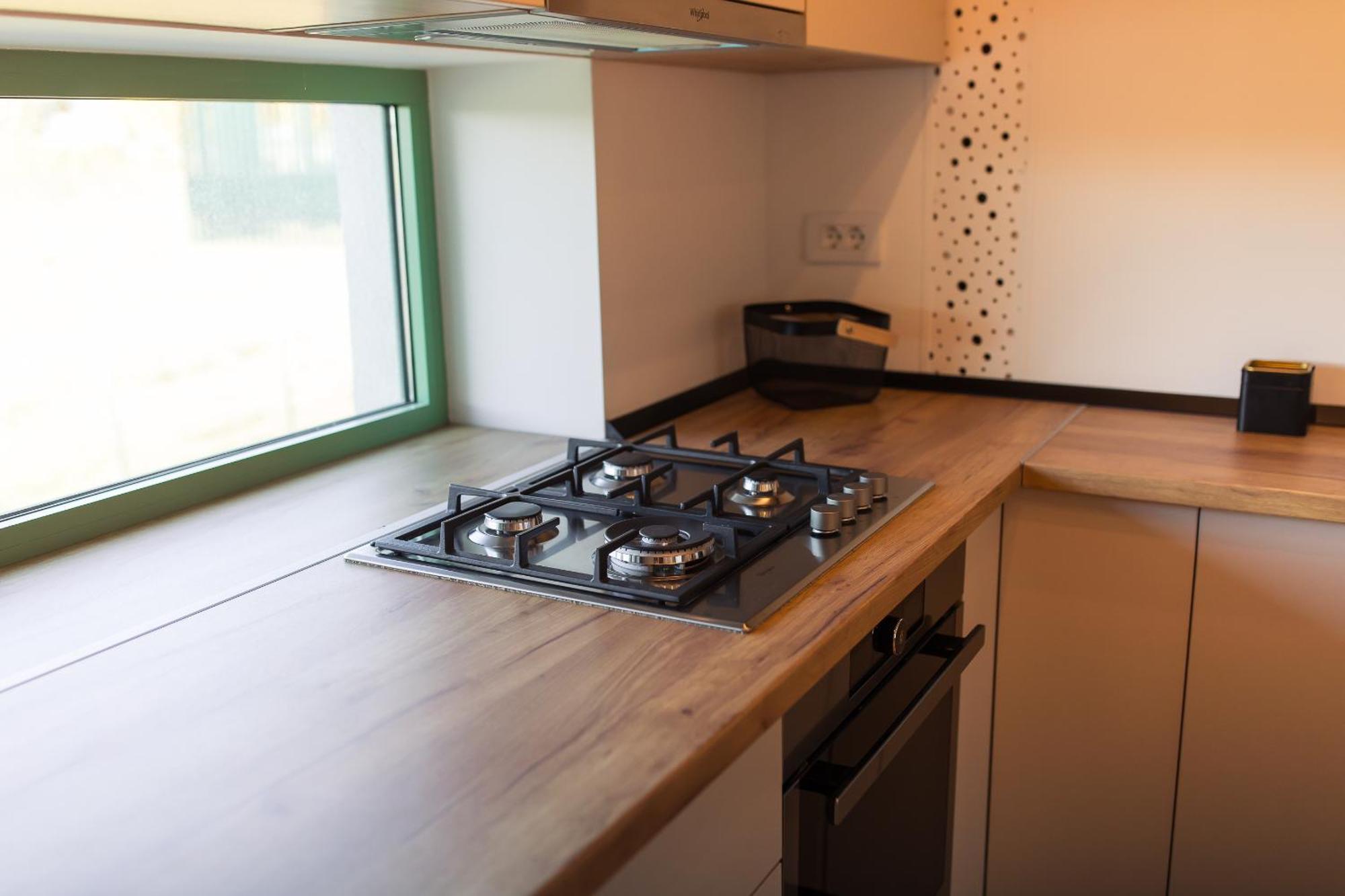 Apartment Roots Three - Modern Lakeview *