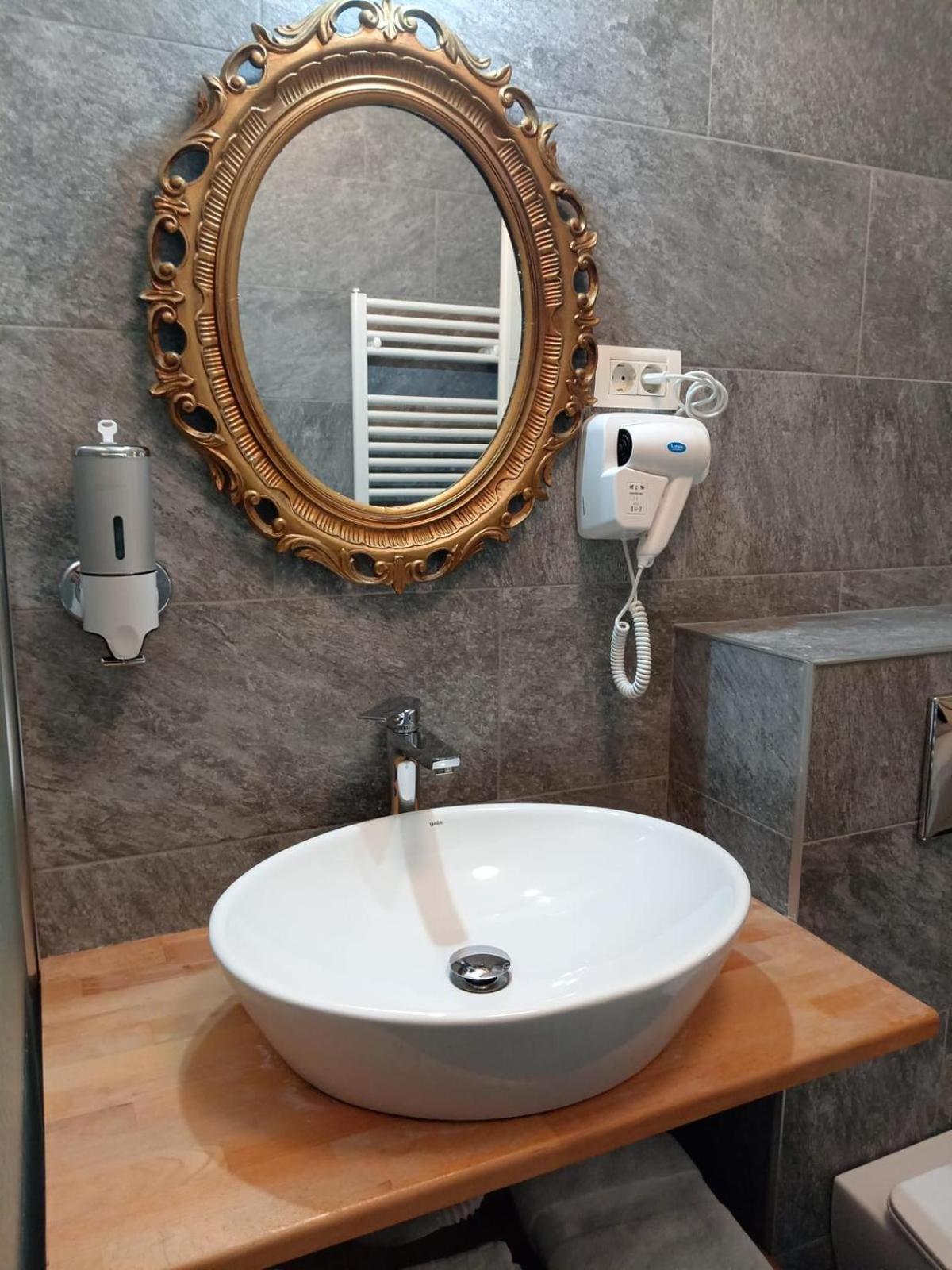 Nobel Boutique 3* Bucareste