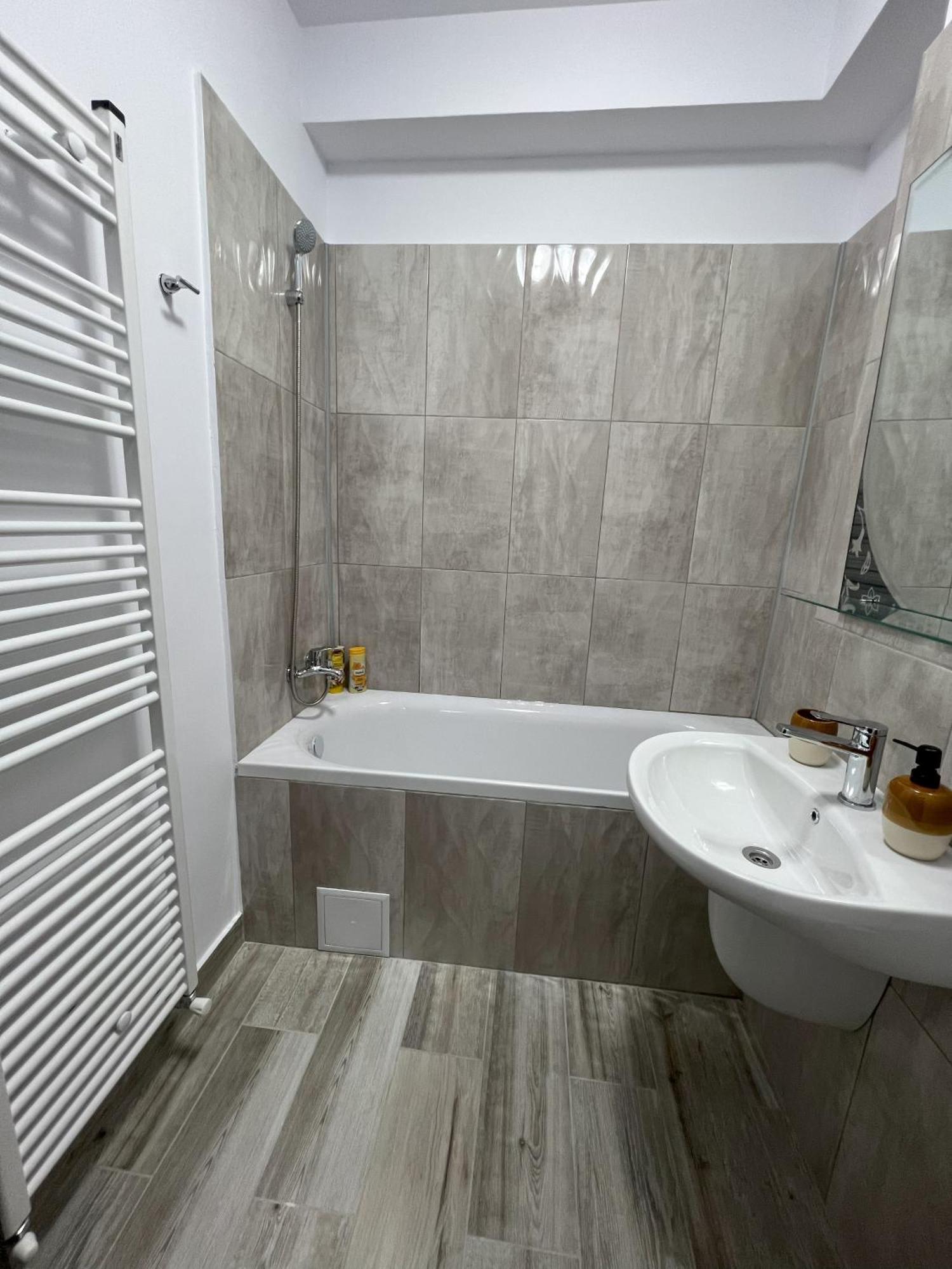 Refined Haven At Exigent Plaza - 08