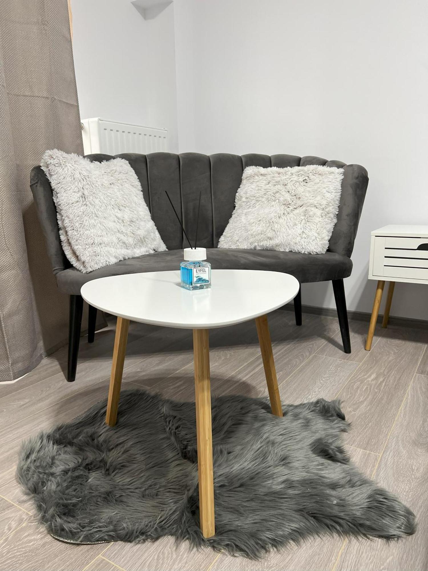 Refined Haven At Exigent Plaza - 08