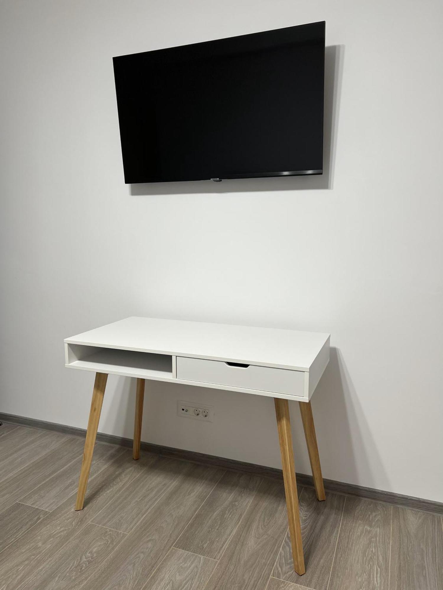 Refined Haven At Exigent Plaza - 08 Bucharest