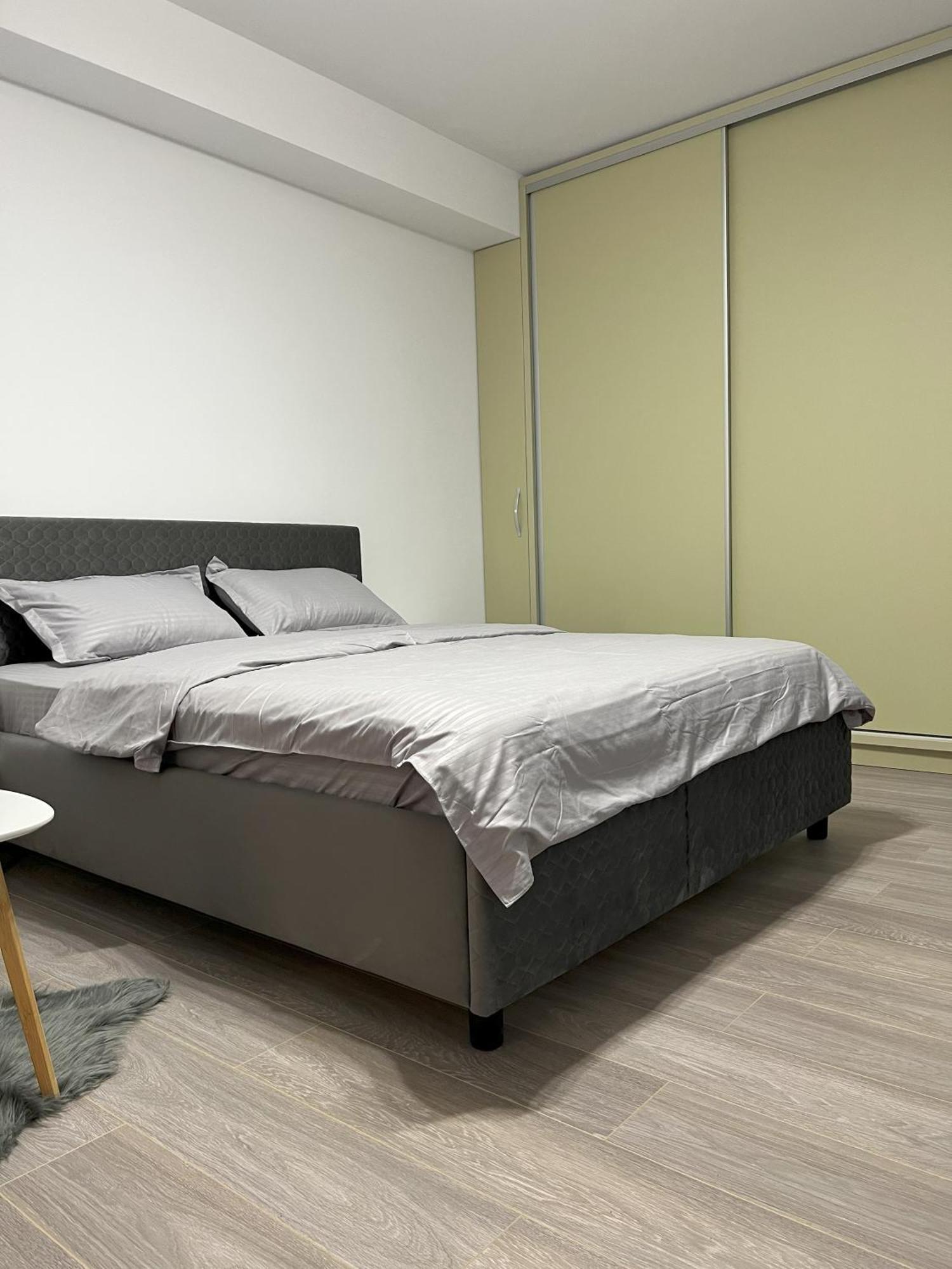 Apartment Refined Haven At Exigent Plaza - 08
