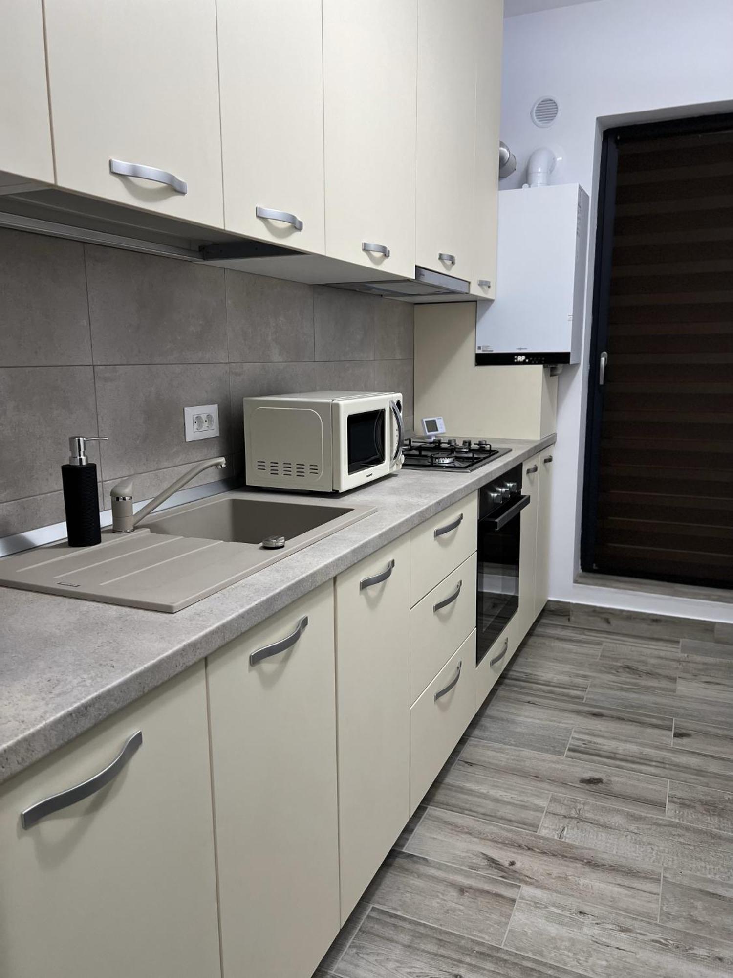 Apartment Refined Haven At Exigent Plaza - 08 *