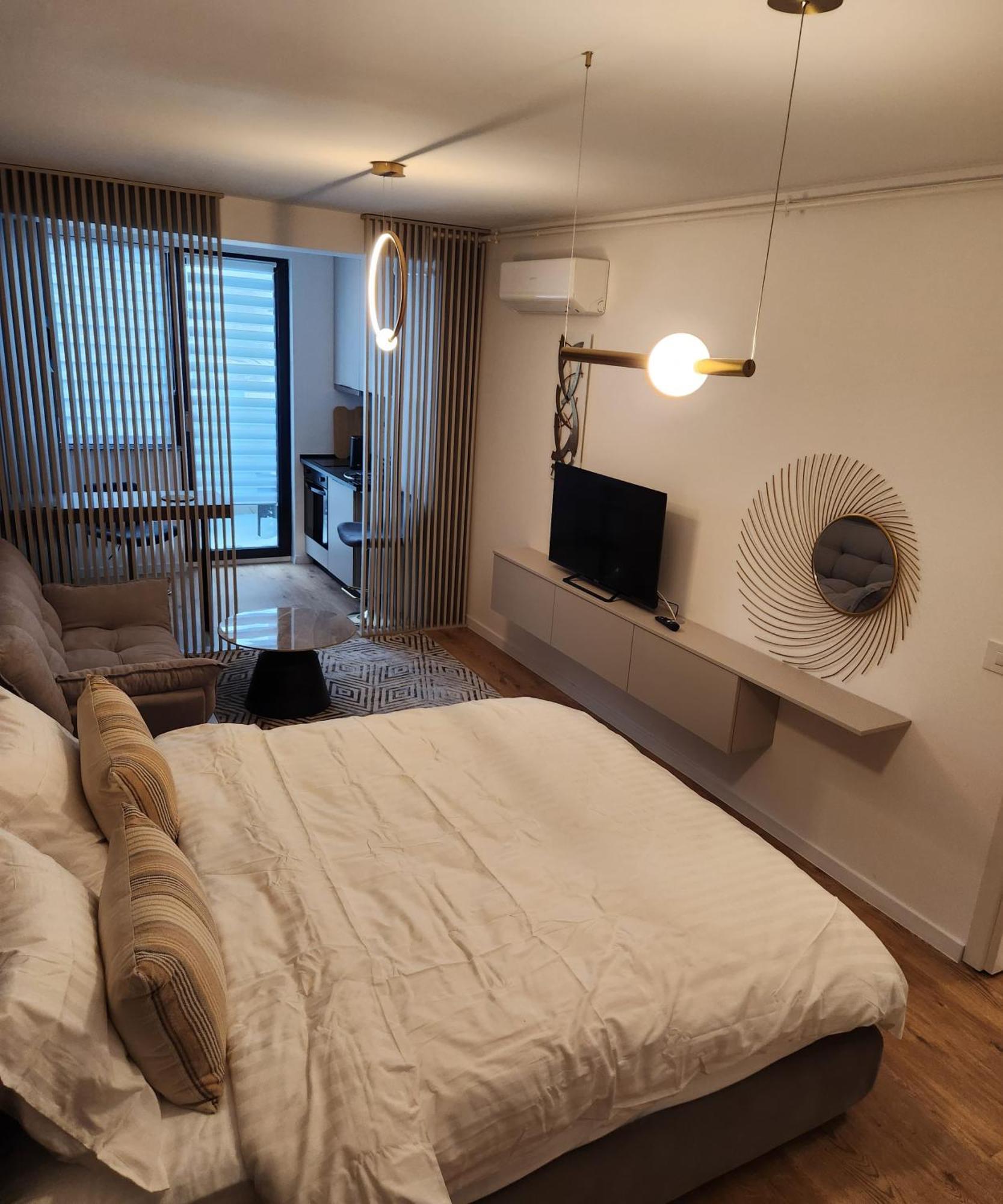 Ivory 11 Apartment *
