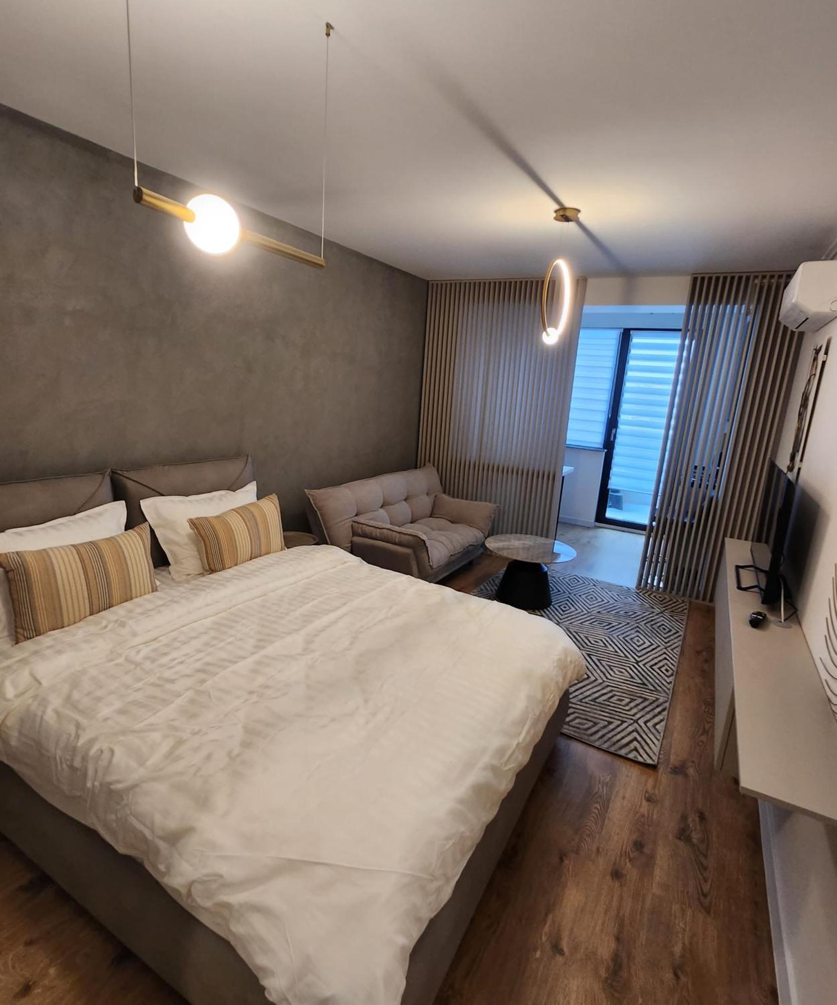 Ivory 11 Apartment