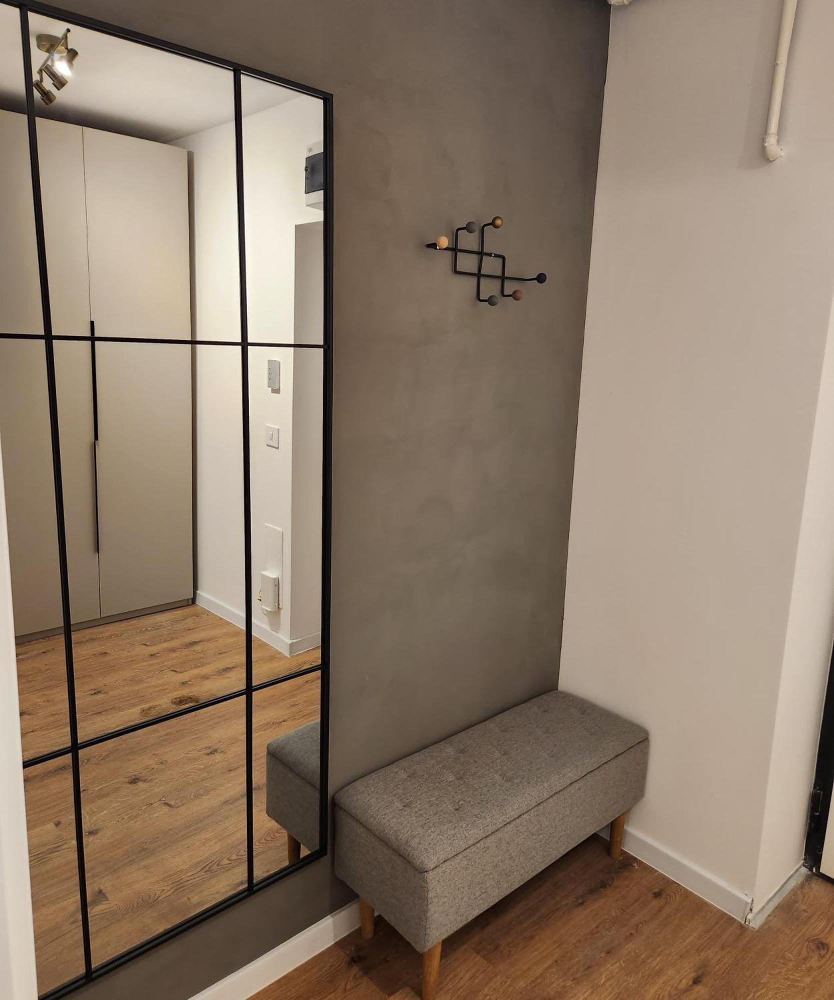 Ivory 11 Apartment *