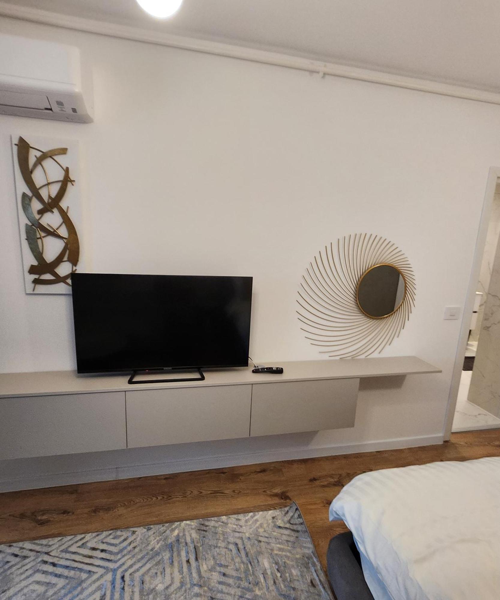 Apartment Ivory 11 *