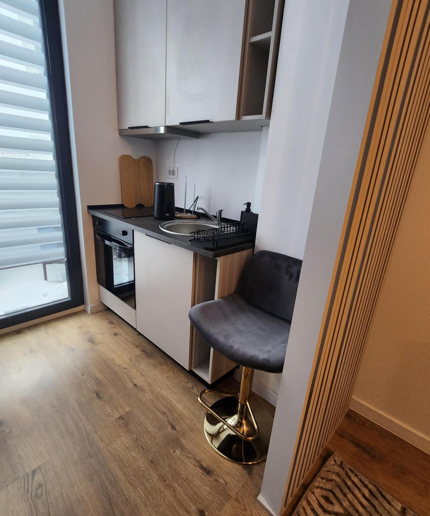 Ivory 11 Apartment *