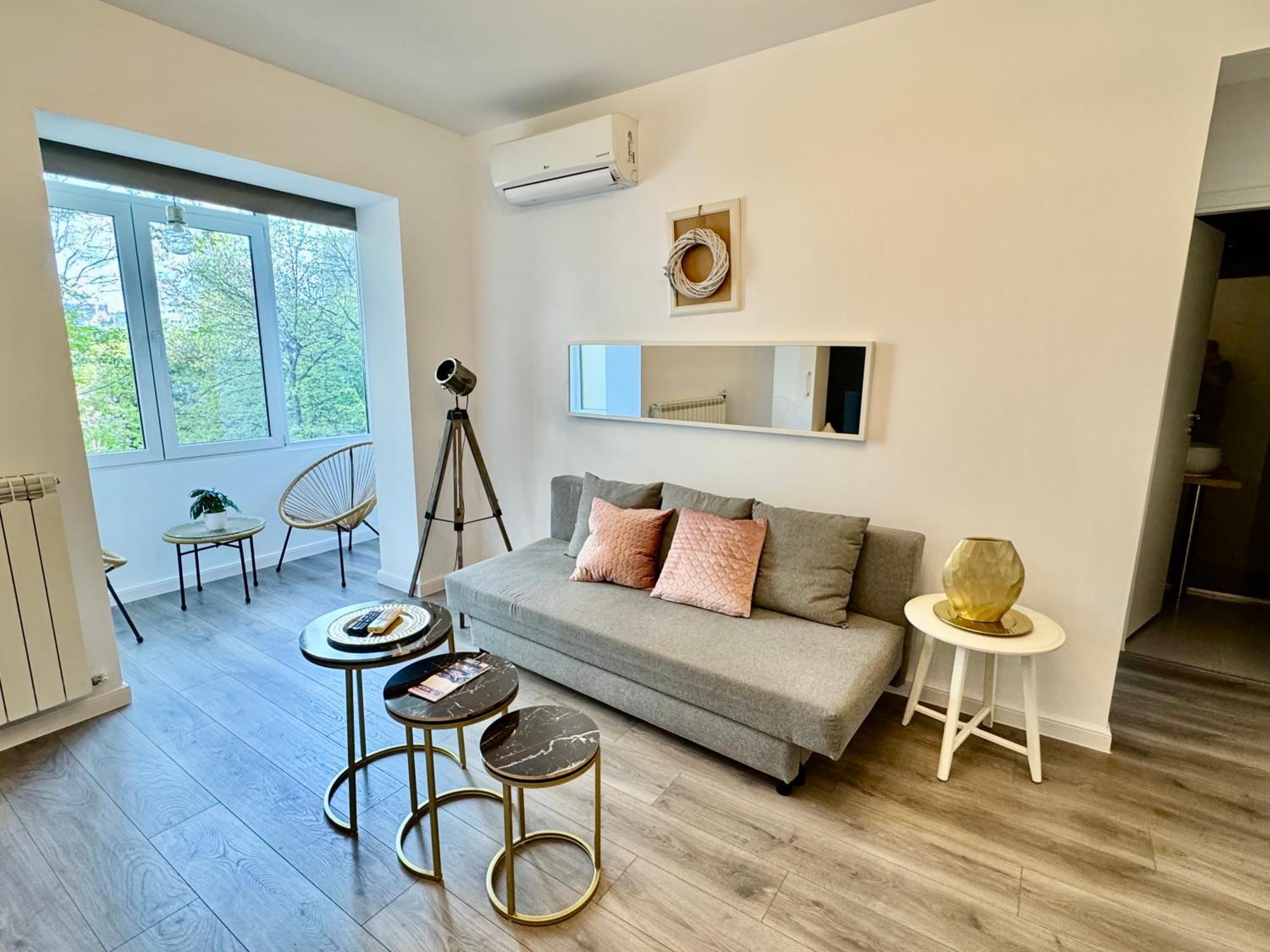 Apartment Metropole Romana Square