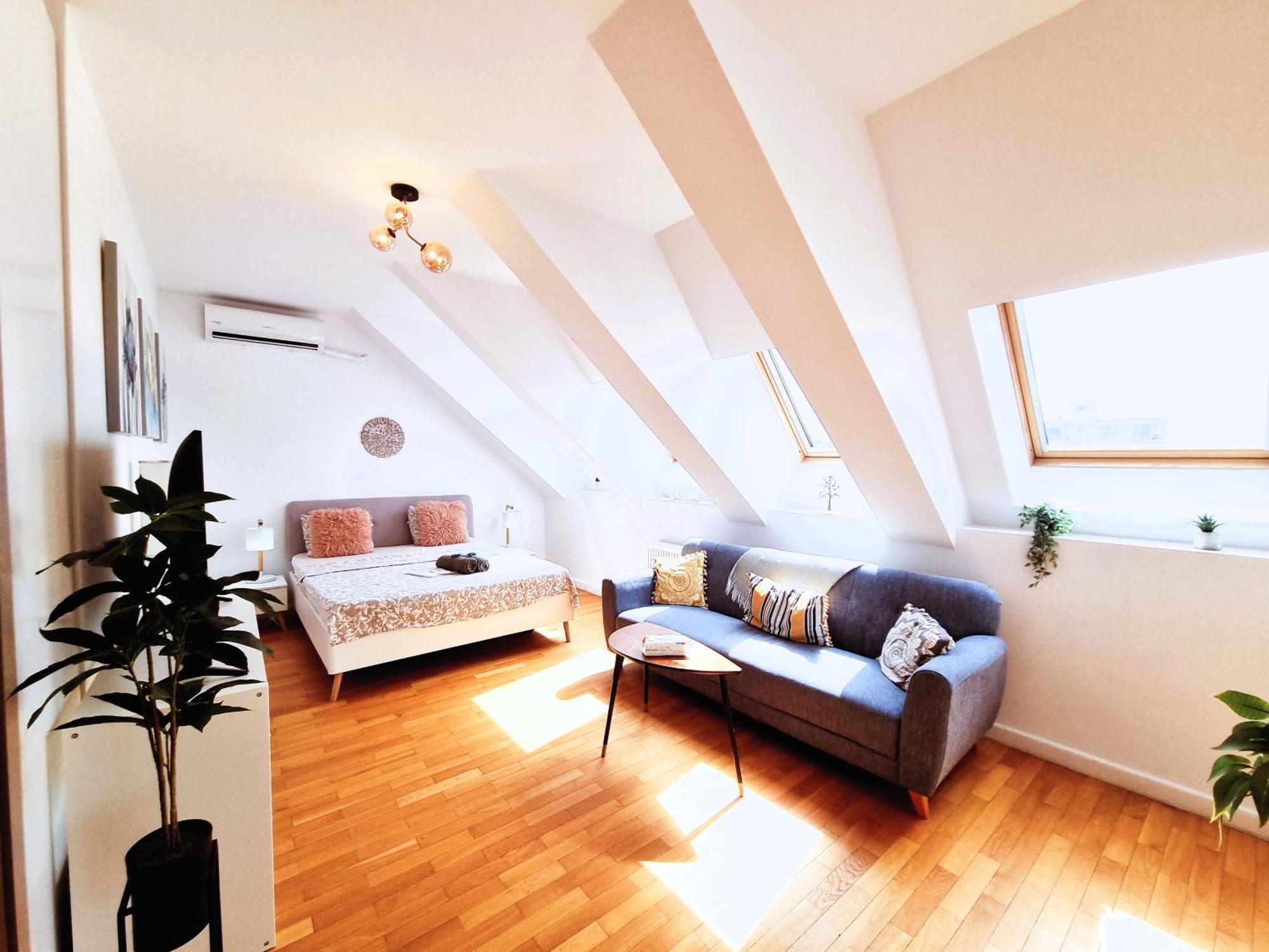Ee Apartment *