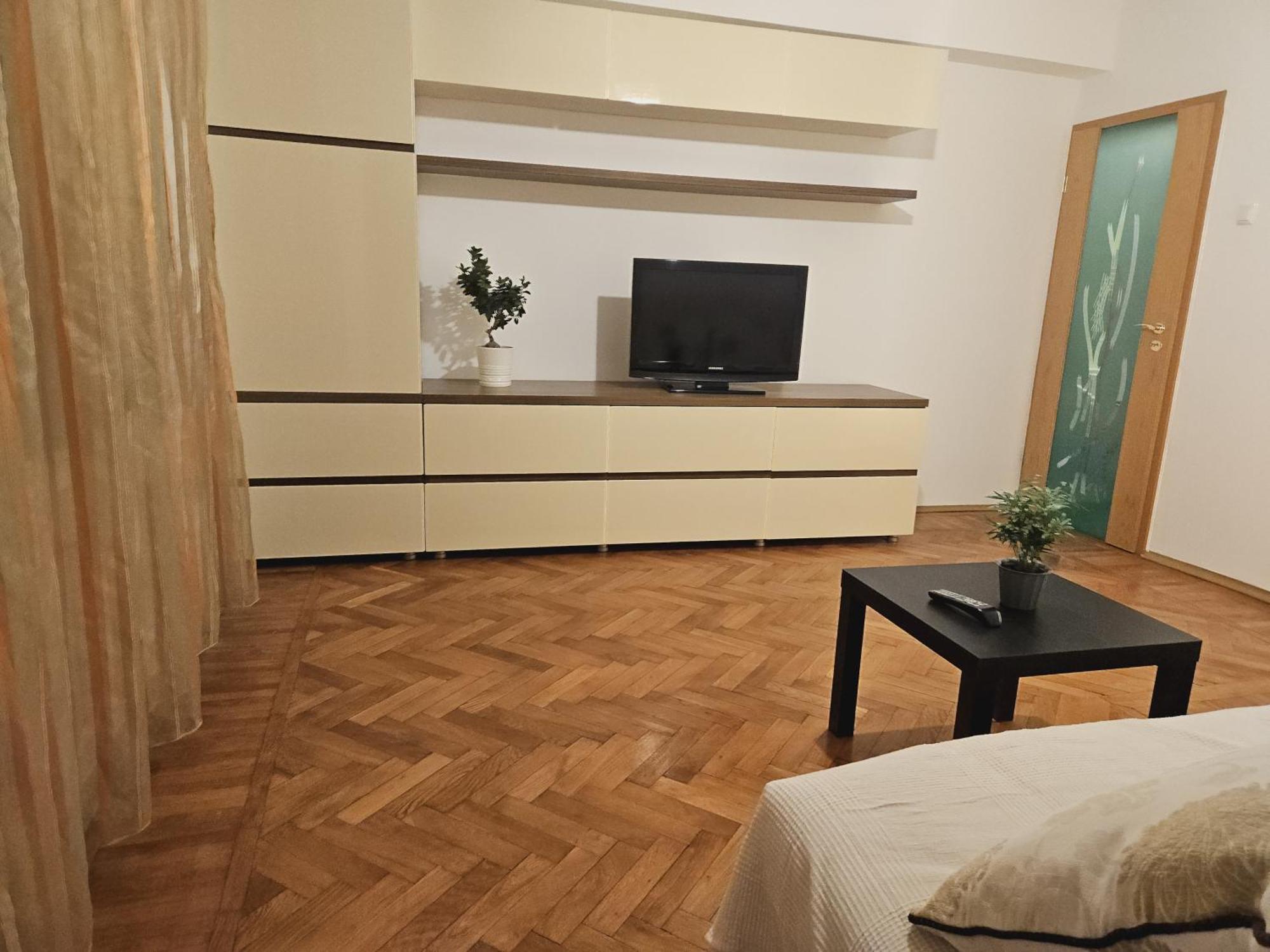 Apartment Bliss -ultracentral