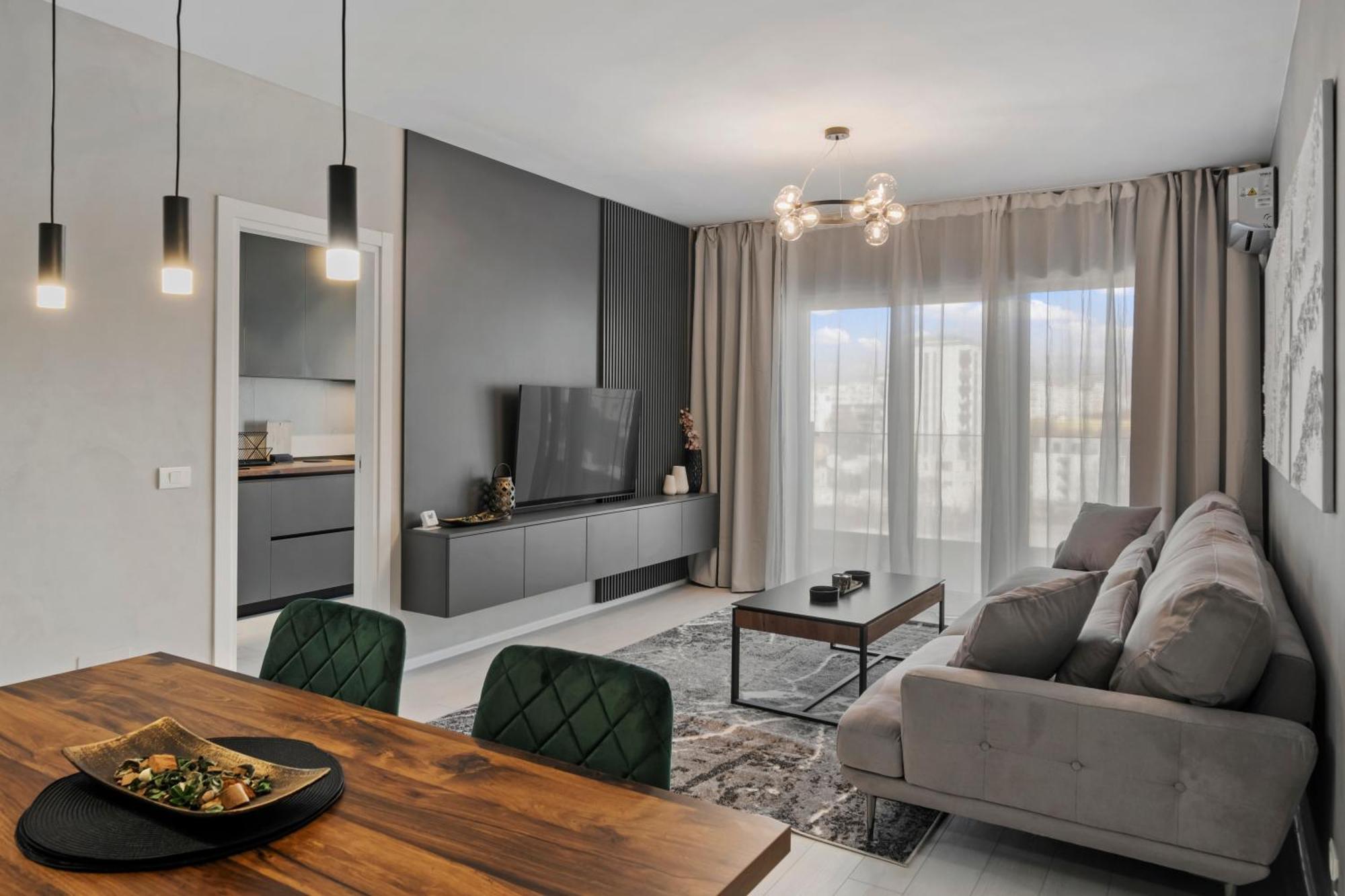 Ultra-modern & Spacious 2br With Balcony Apartment