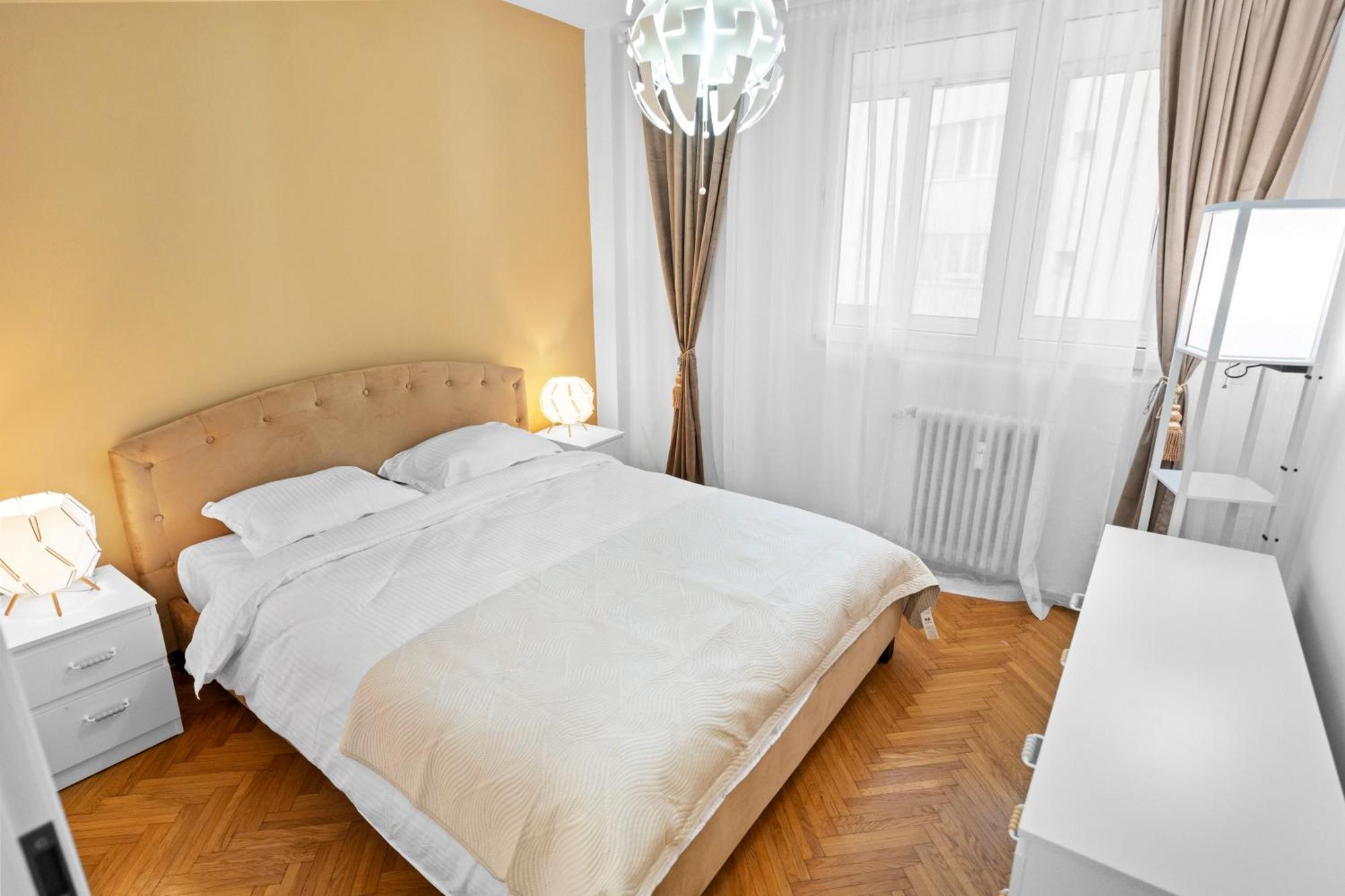 New Luxurious With Park View Bucureşti