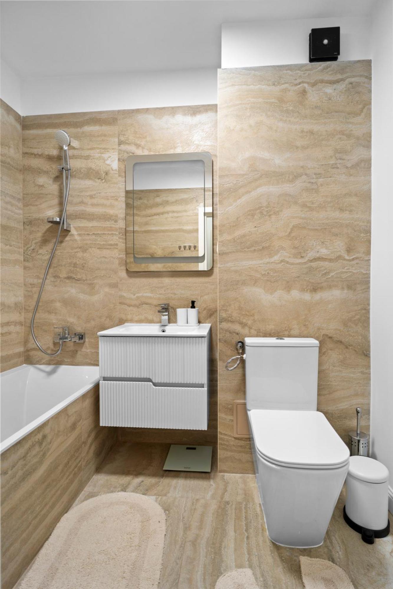 New Luxurious With Park View Bucharest