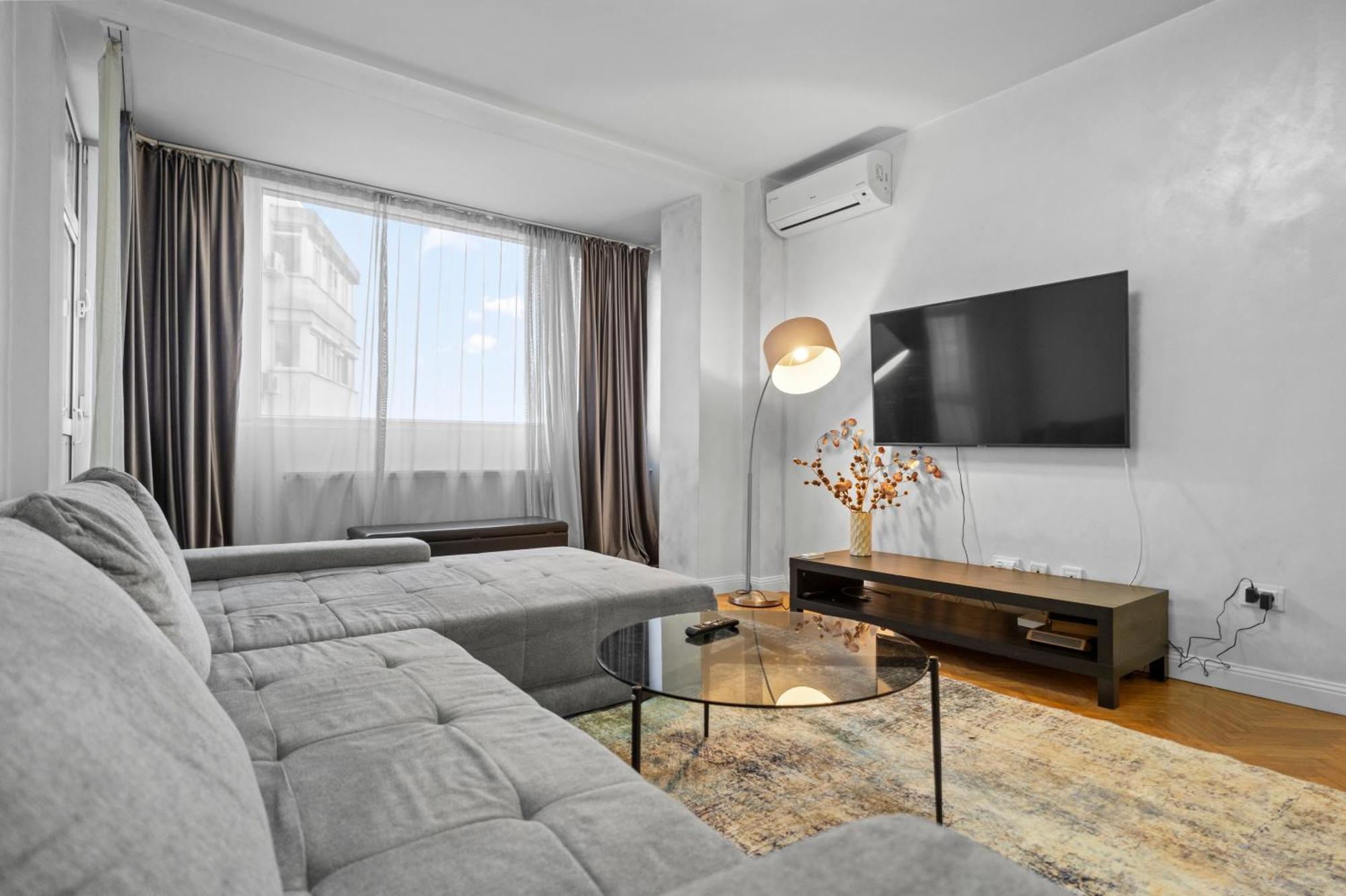 Apartment New Luxurious With Park View