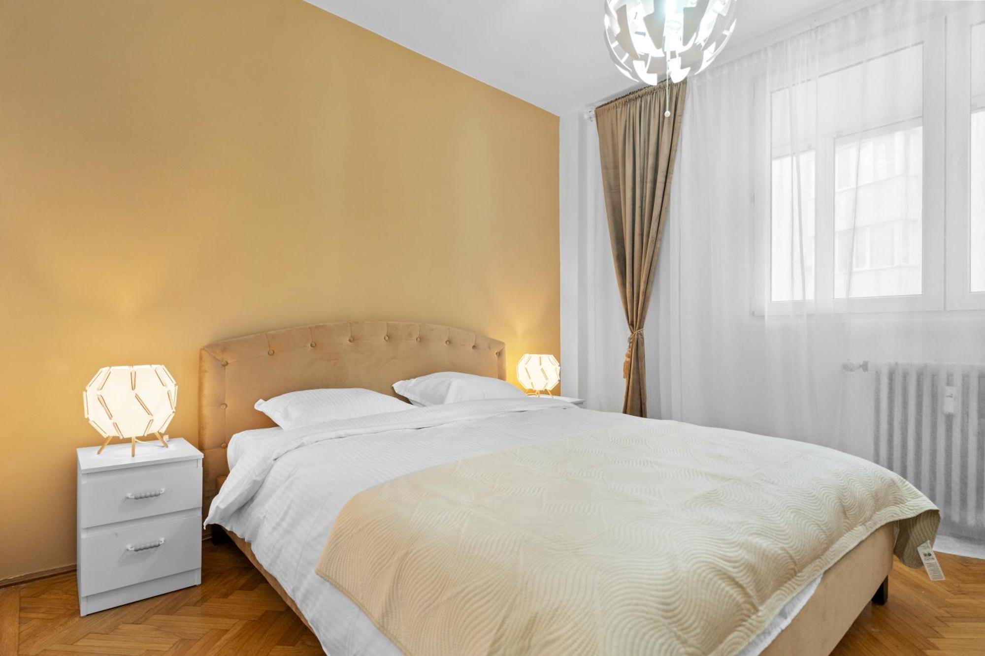 New Luxurious With Park View Bucharest