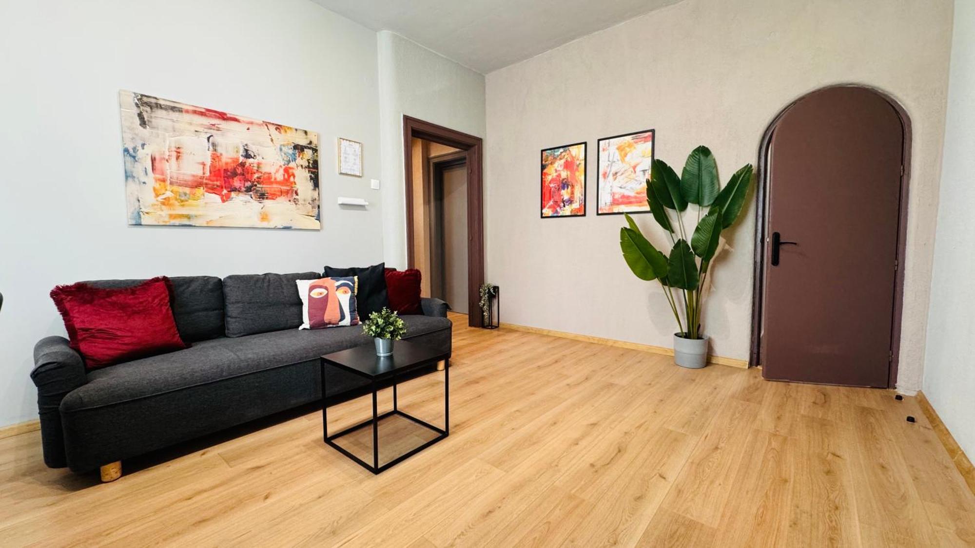 Ideal - Spacious & Modern Near Unirii Square Bucharest