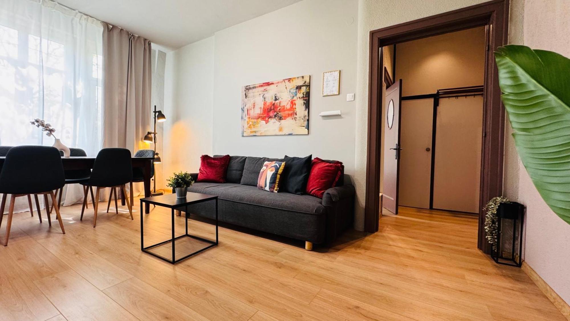 Ideal - Spacious & Modern Near Unirii Square