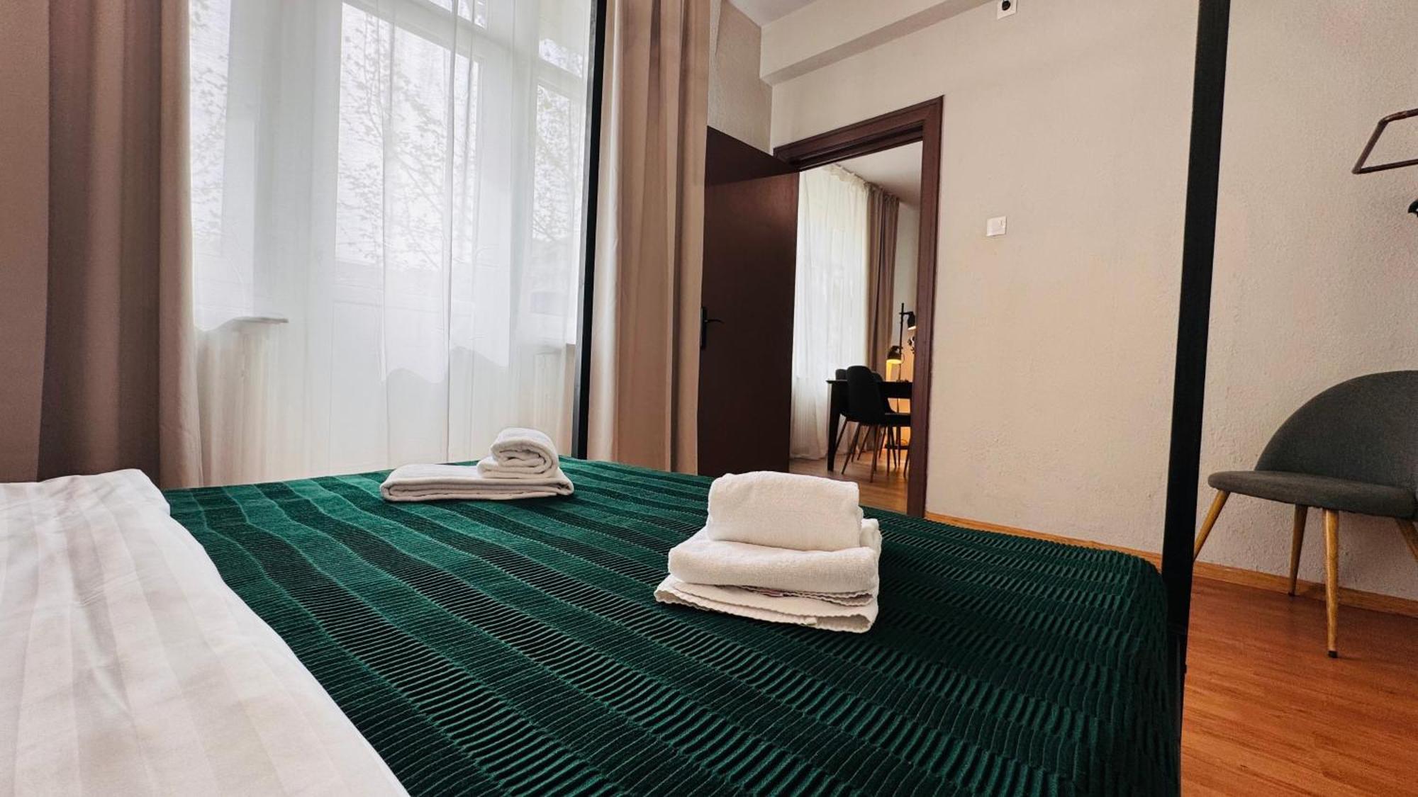 Ideal - Spacious & Modern Near Unirii Square Apartment *